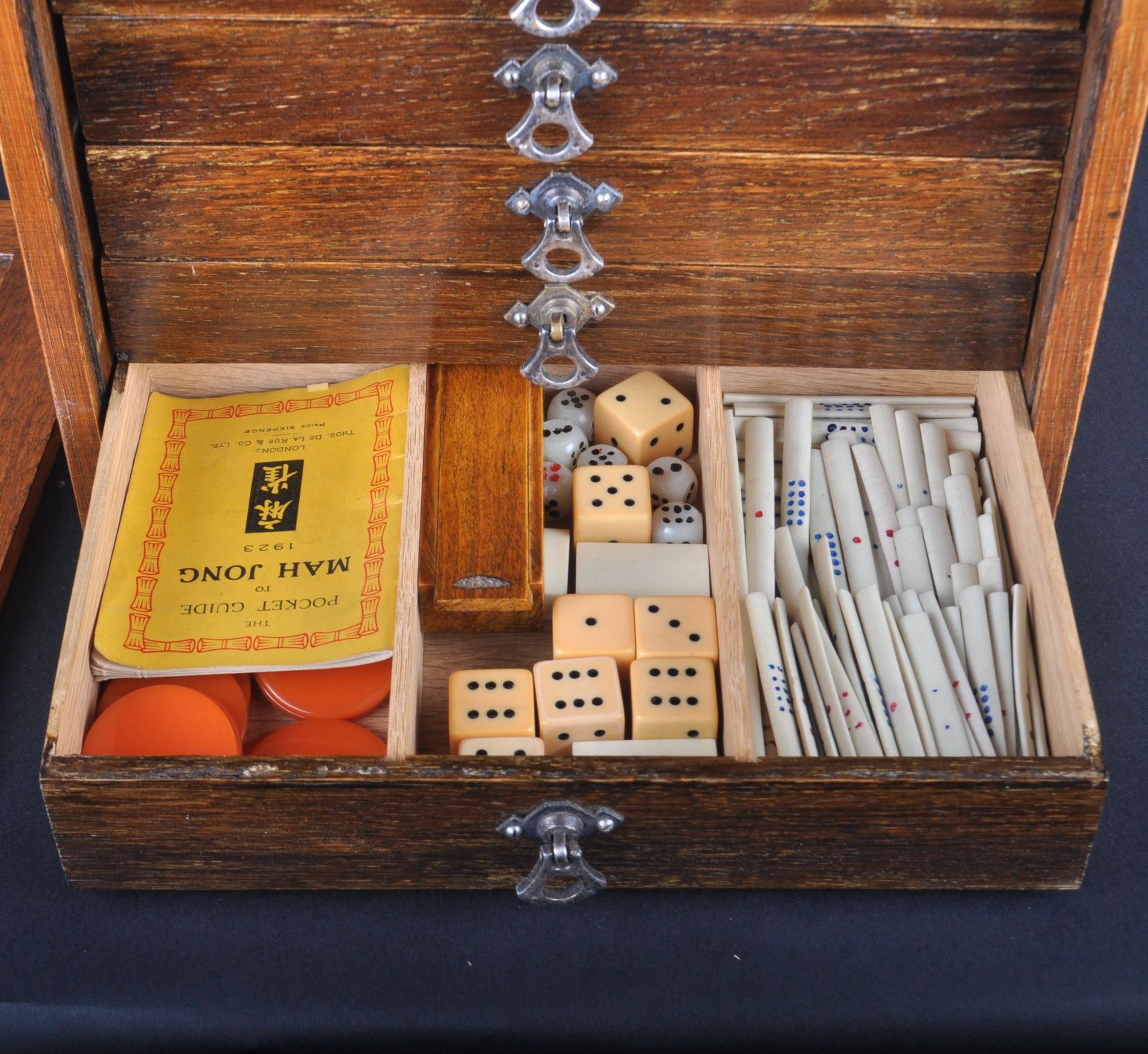 EARLY 20TH CENTURY CHINESE MAHJONG SET - Bild 12 aus 14