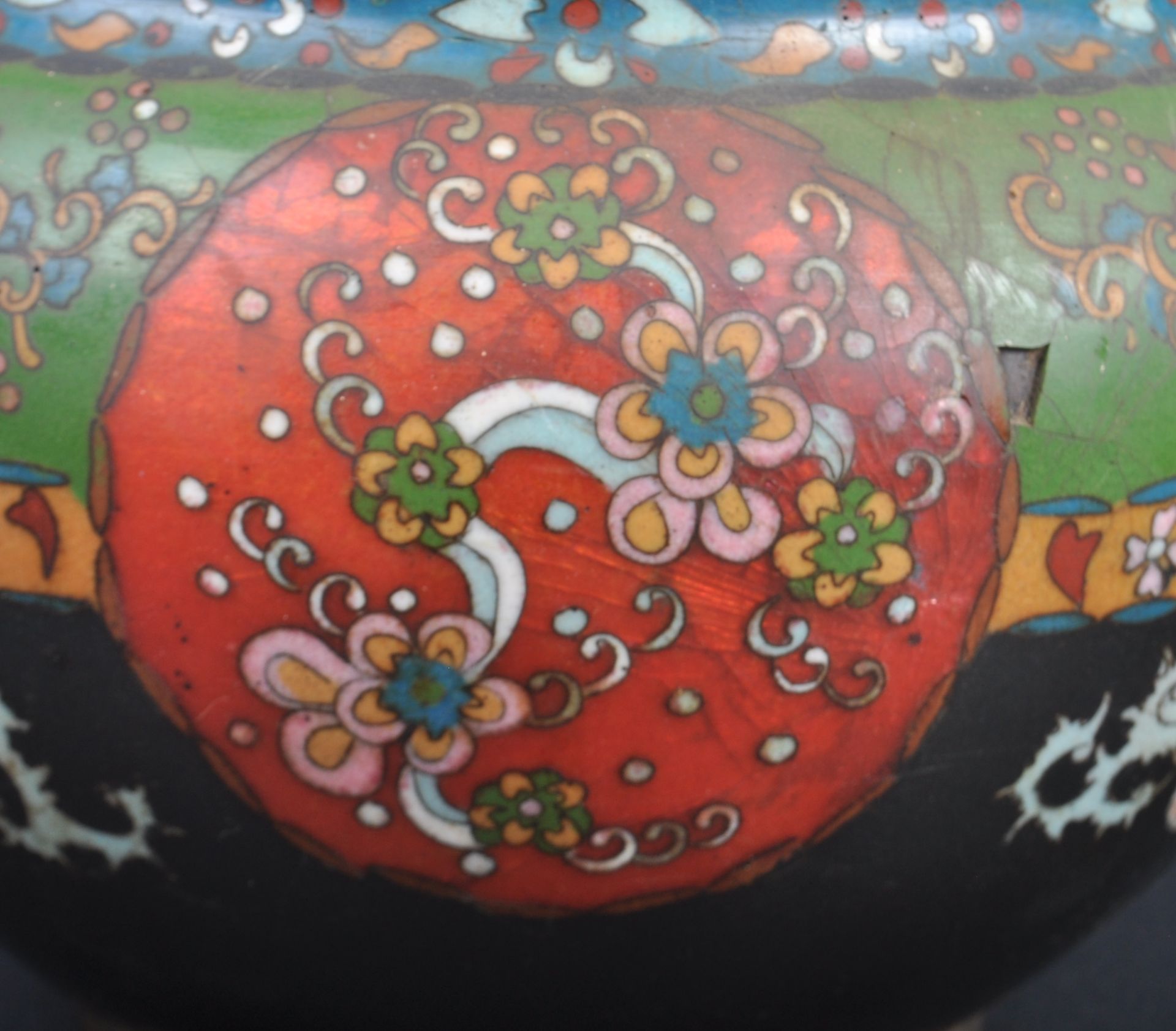 19TH CENTURY CHINESE CLOISONNE BOWL / JARDINIERE - Image 6 of 8
