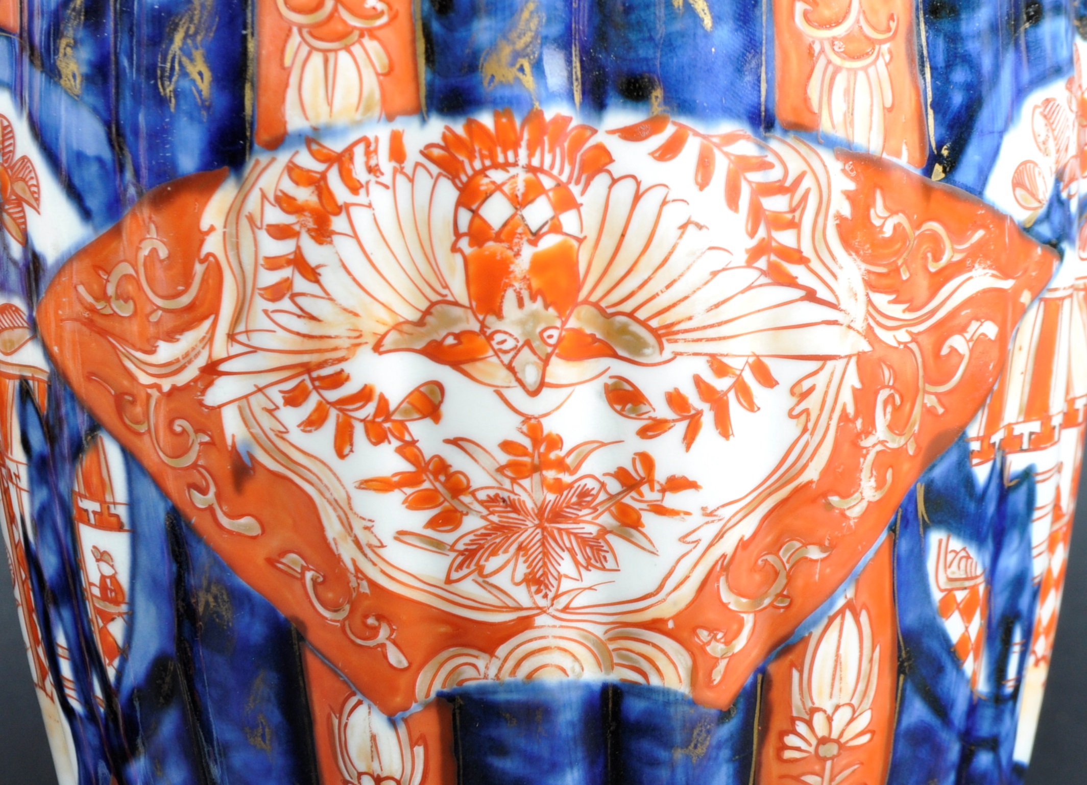 PAIR OF 19TH CENTURY JAPANESE MEIJI IMARI FLUTED VASES - Image 7 of 10