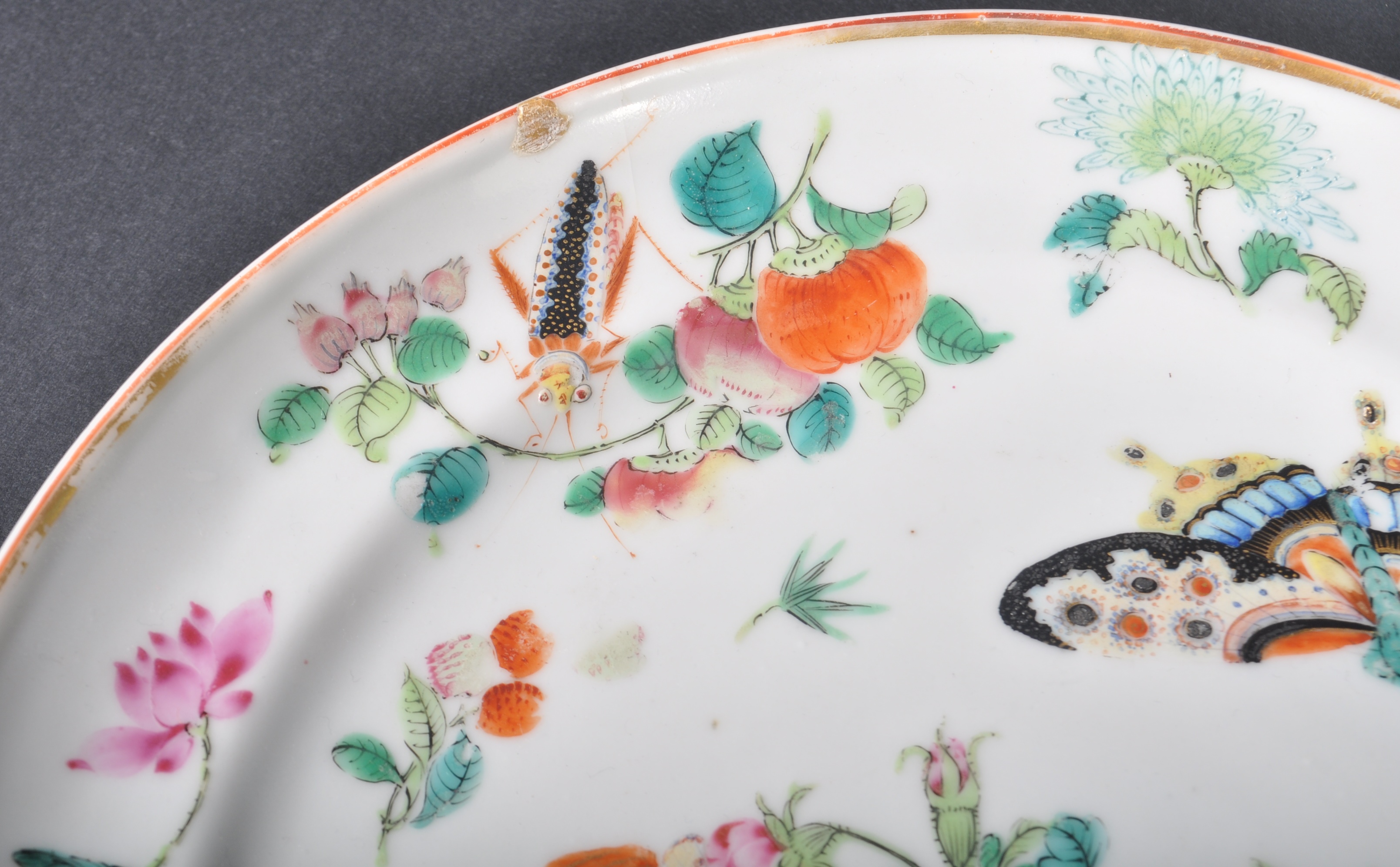 PAIR OF 18TH CENTURY FAMILLE ROSE QING DYNASTY CHINESE PLATES - Image 6 of 10