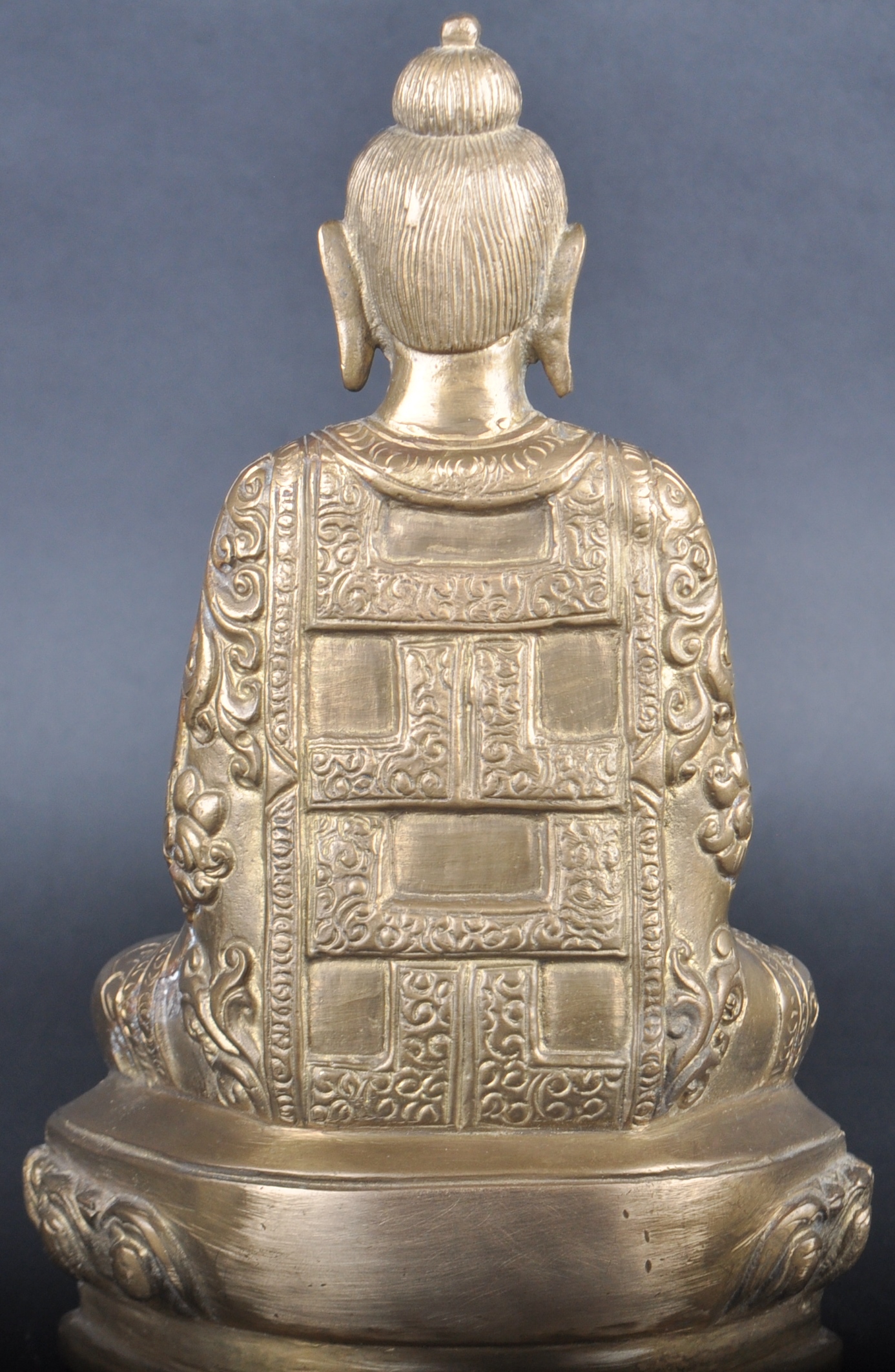 EARLY 20TH CENTURY CHINESE BRONZE BUDDHA - Image 4 of 5