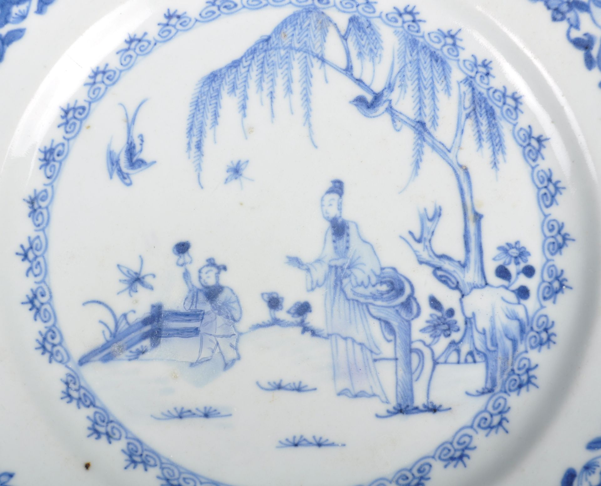 18TH CENTURY CHINESE QIANLONG PERIOD BLUE & WHITE PLATE - Image 2 of 7