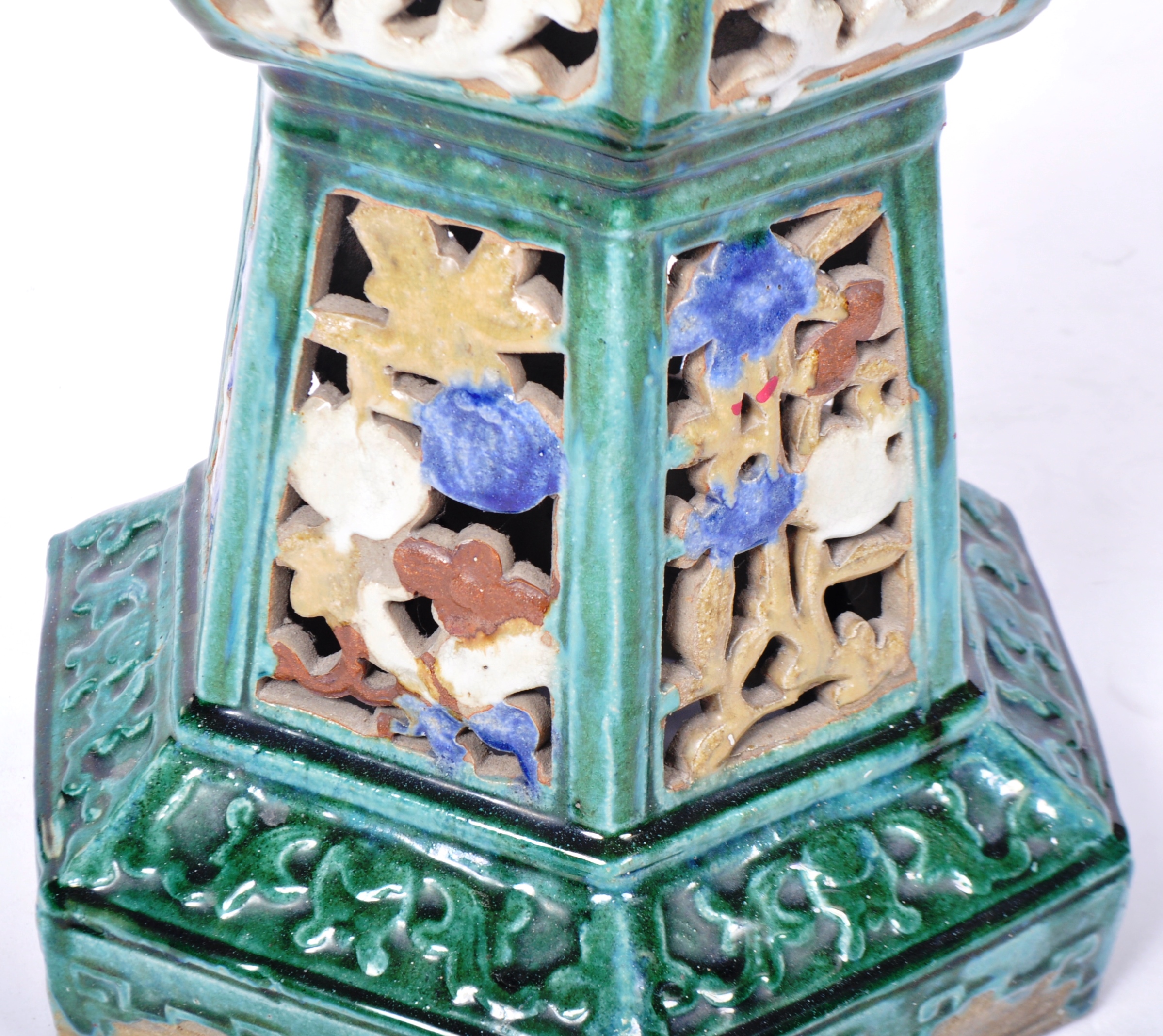 19TH CENTURY CHINESE SANCAI GLAZED PEDESTAL - Image 6 of 9