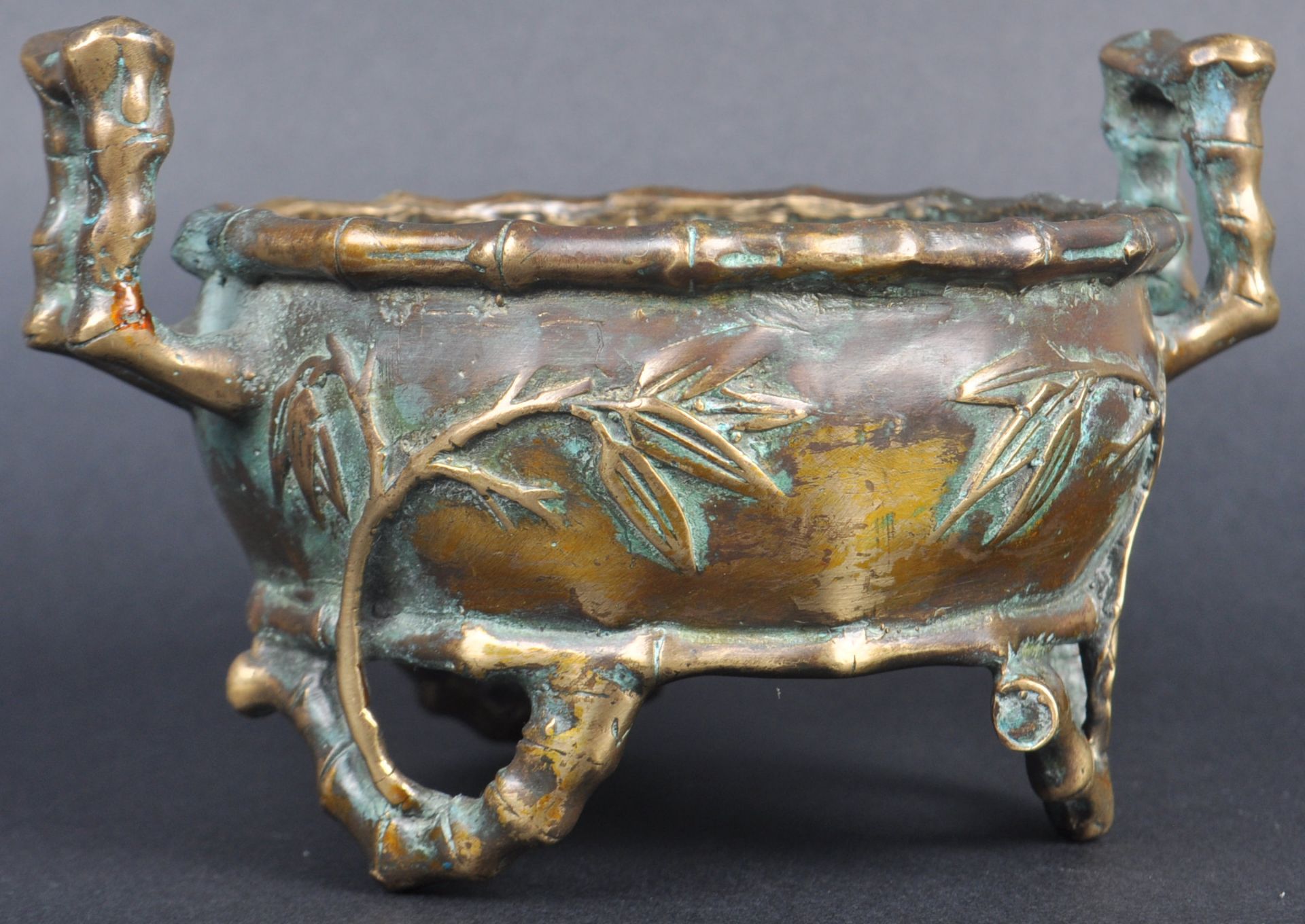 20TH CENTURY CHINESE ARCHAIC BRONZE CENSER