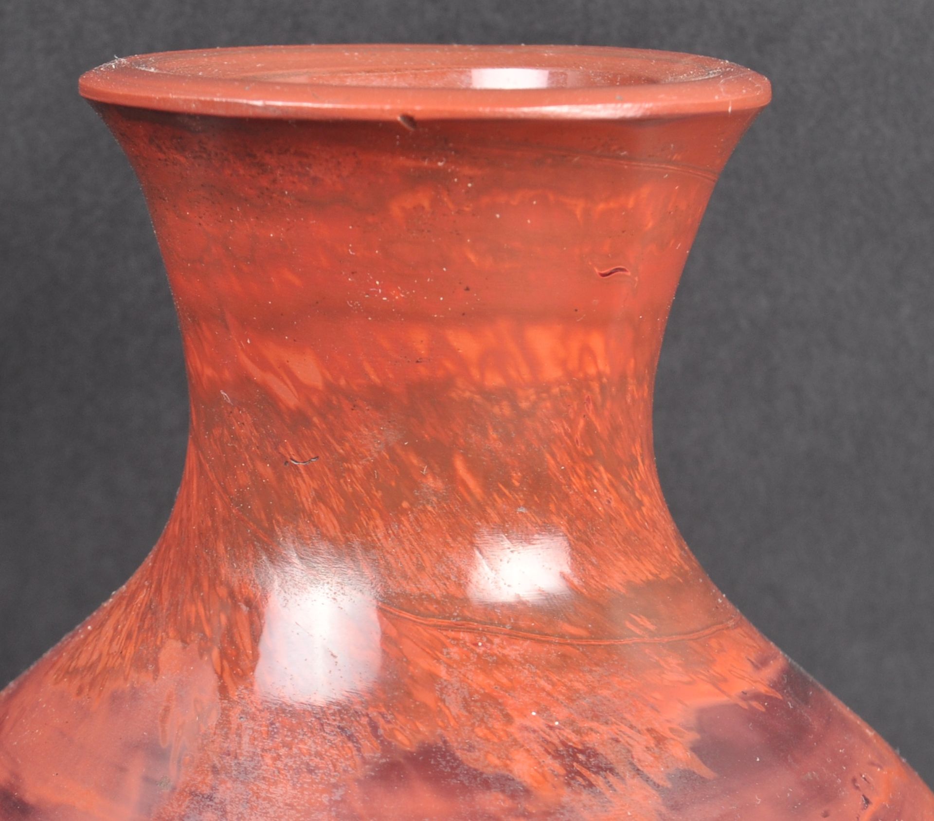 EARLY 20TH CENTURY CHINESE GLASS VASE - Image 4 of 6