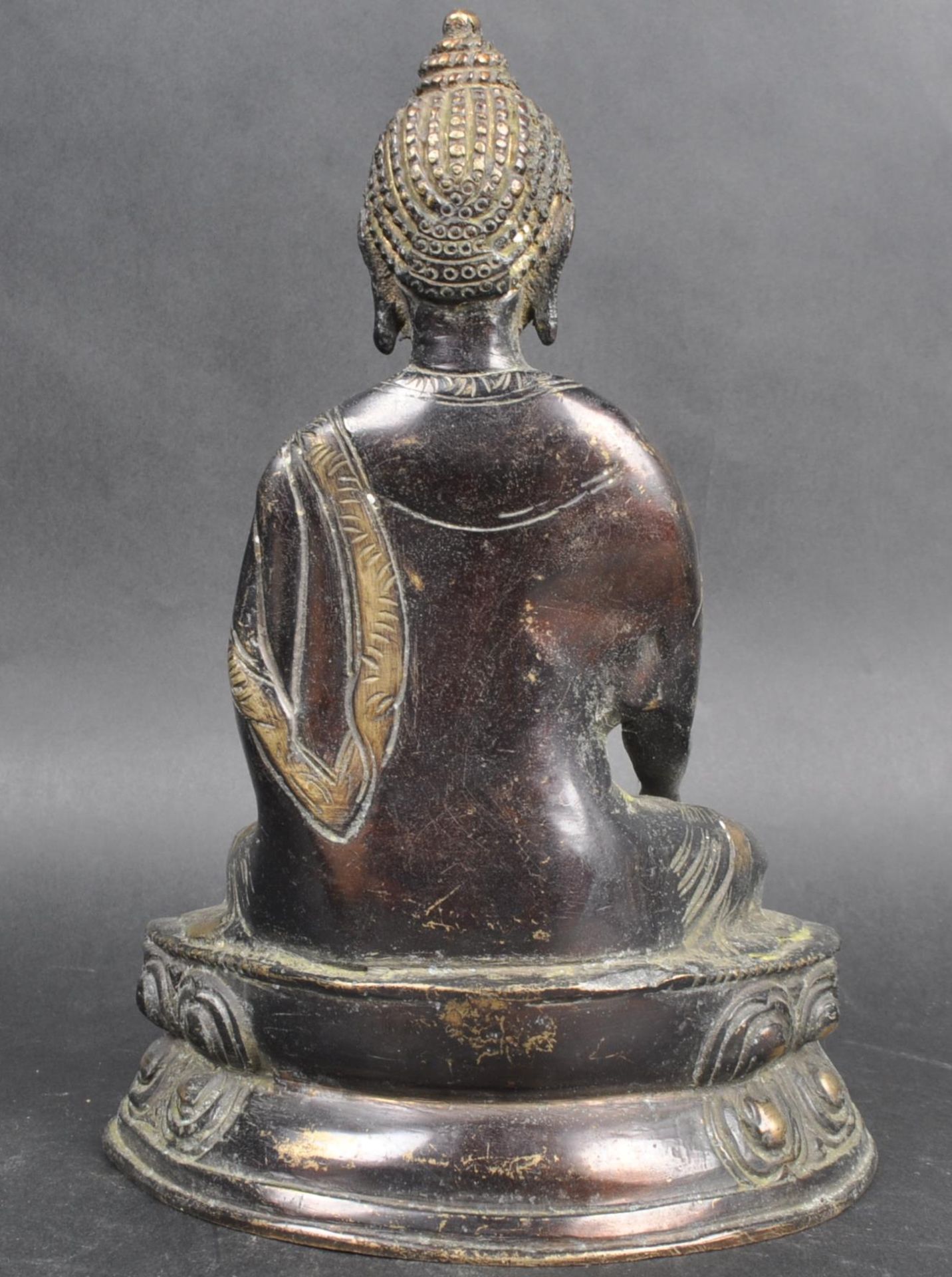 18TH CENTURY CHINESE BRONZE DOUBLE LOTUS BUDDHA - Image 3 of 7