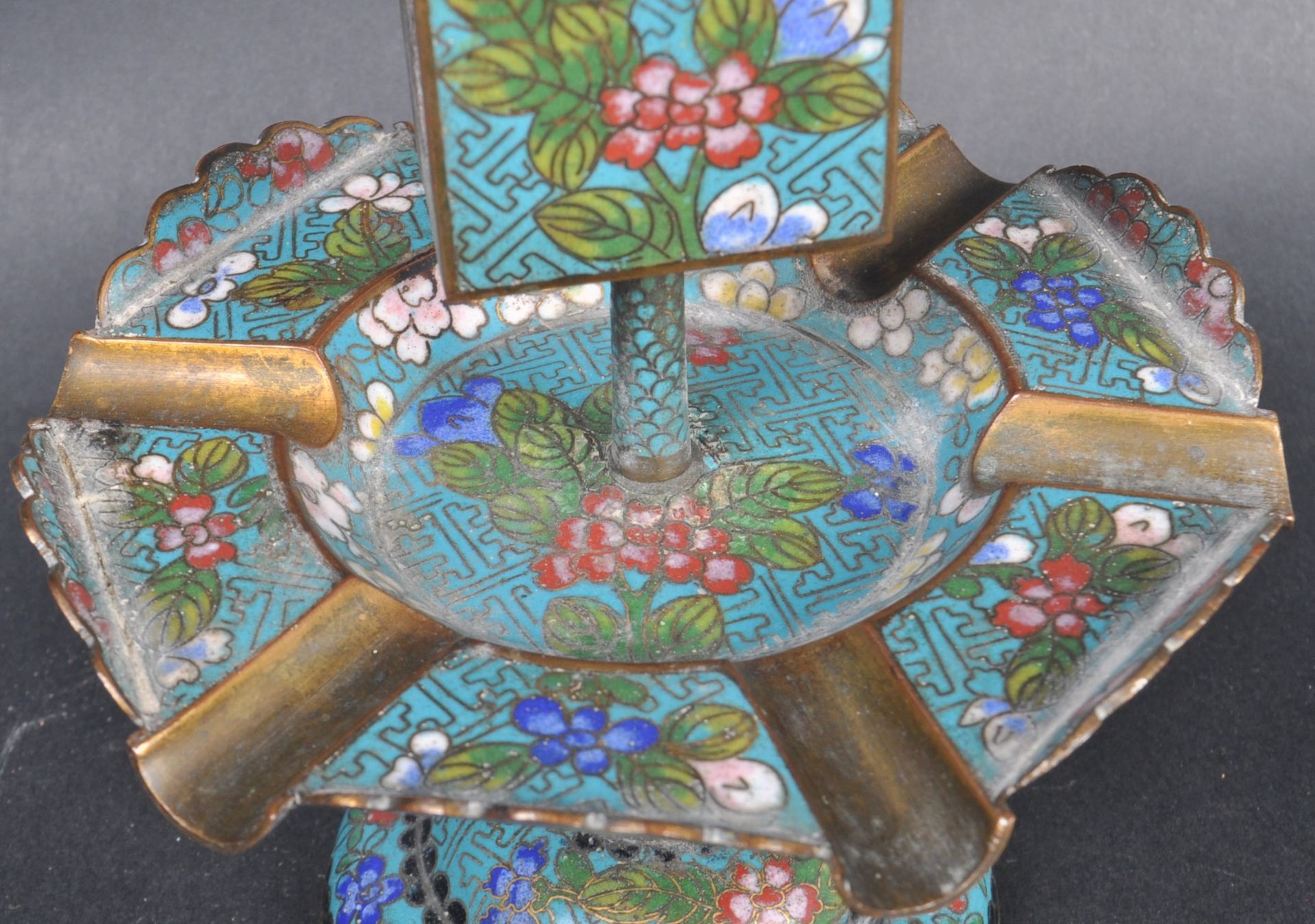 EARLY 20TH CENTURY CHINESE CLOISONNE SMOKERS STAND - Image 3 of 6