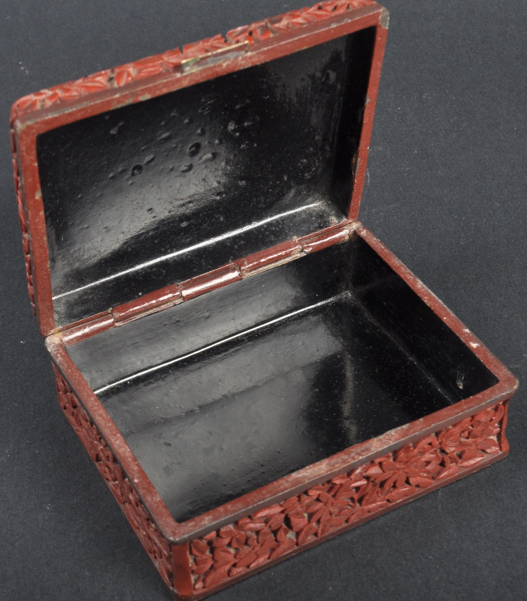 EARLY 20TH CENTURY CHINESE QIANLONG CINNABAR BOX - Image 5 of 6