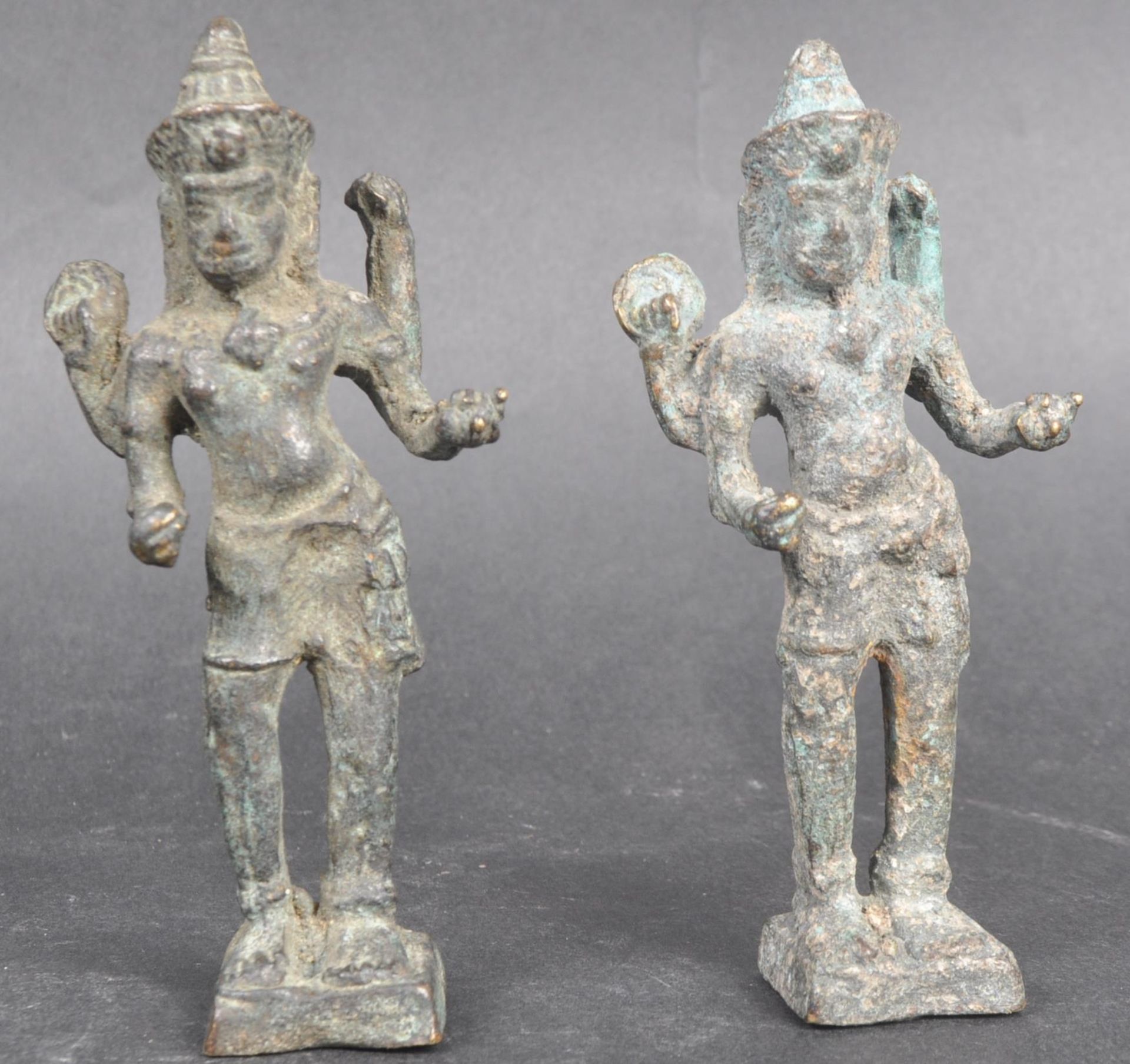 PAIR OF 18TH CENTURY INDIAN BRONZE FIGURINES