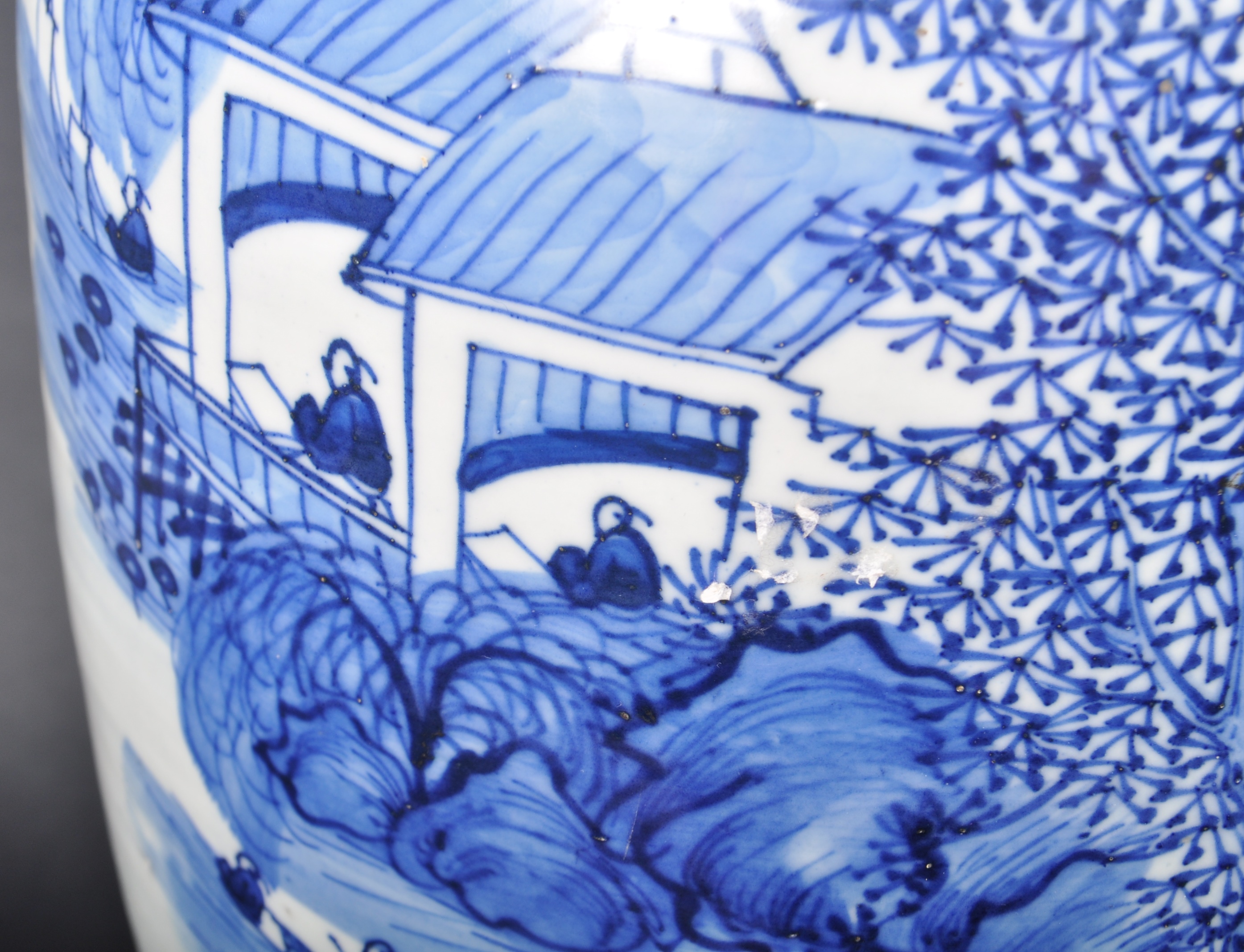 LARGE 19TH CENTURY CHINESE QING DYNASTY BLUE AND WHITE VASE - Image 5 of 12