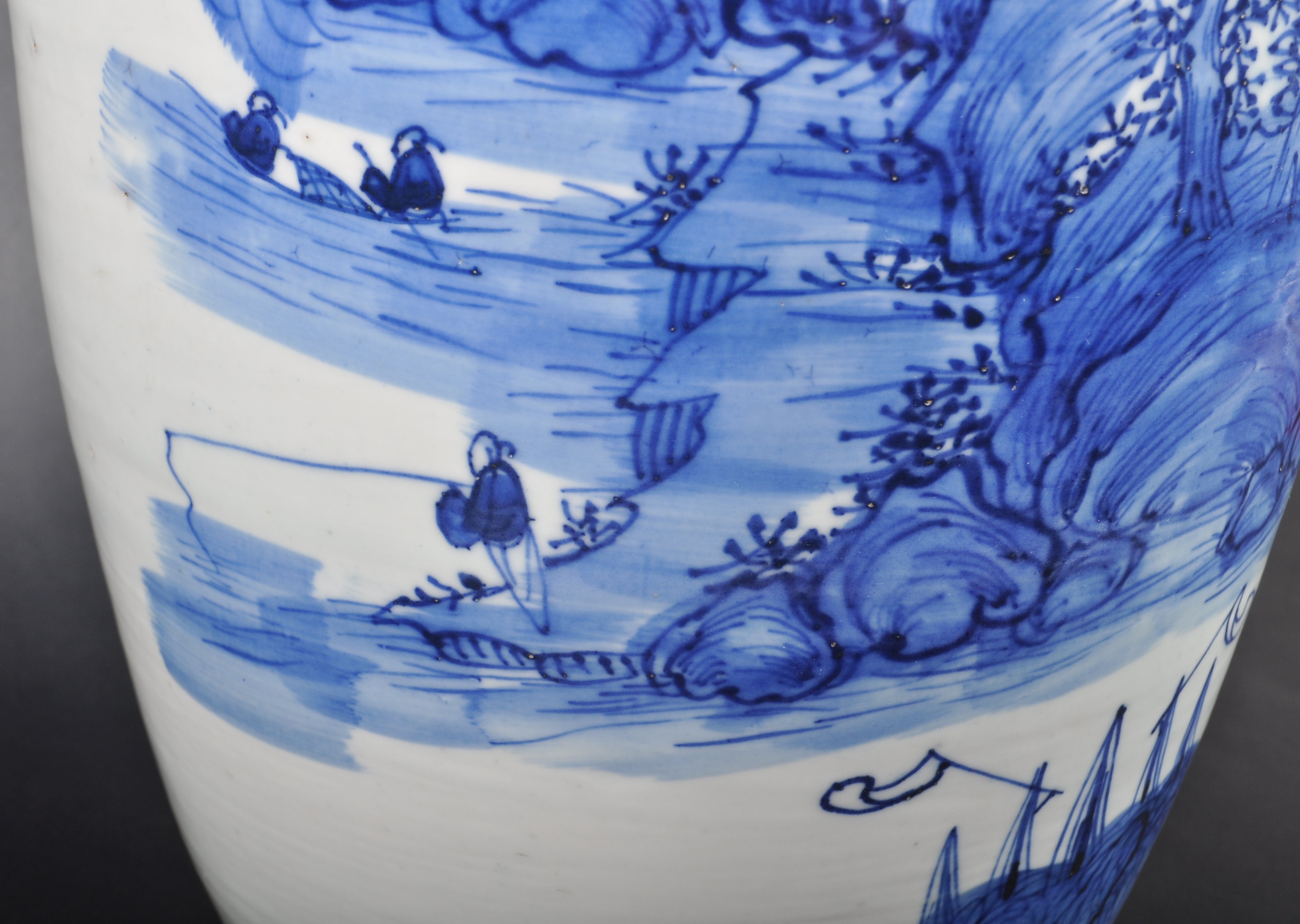 LARGE 19TH CENTURY CHINESE QING DYNASTY BLUE AND WHITE VASE - Image 6 of 12