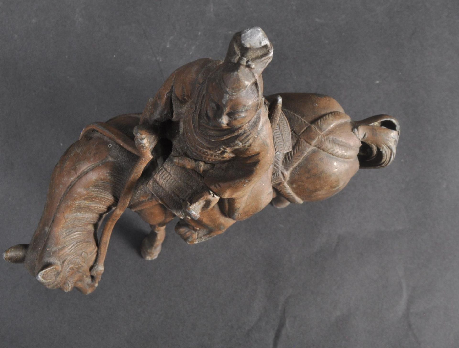 EARLY 20TH CENTURY CHINESE BRONZE WARRIOR ON HORSE - Image 5 of 12