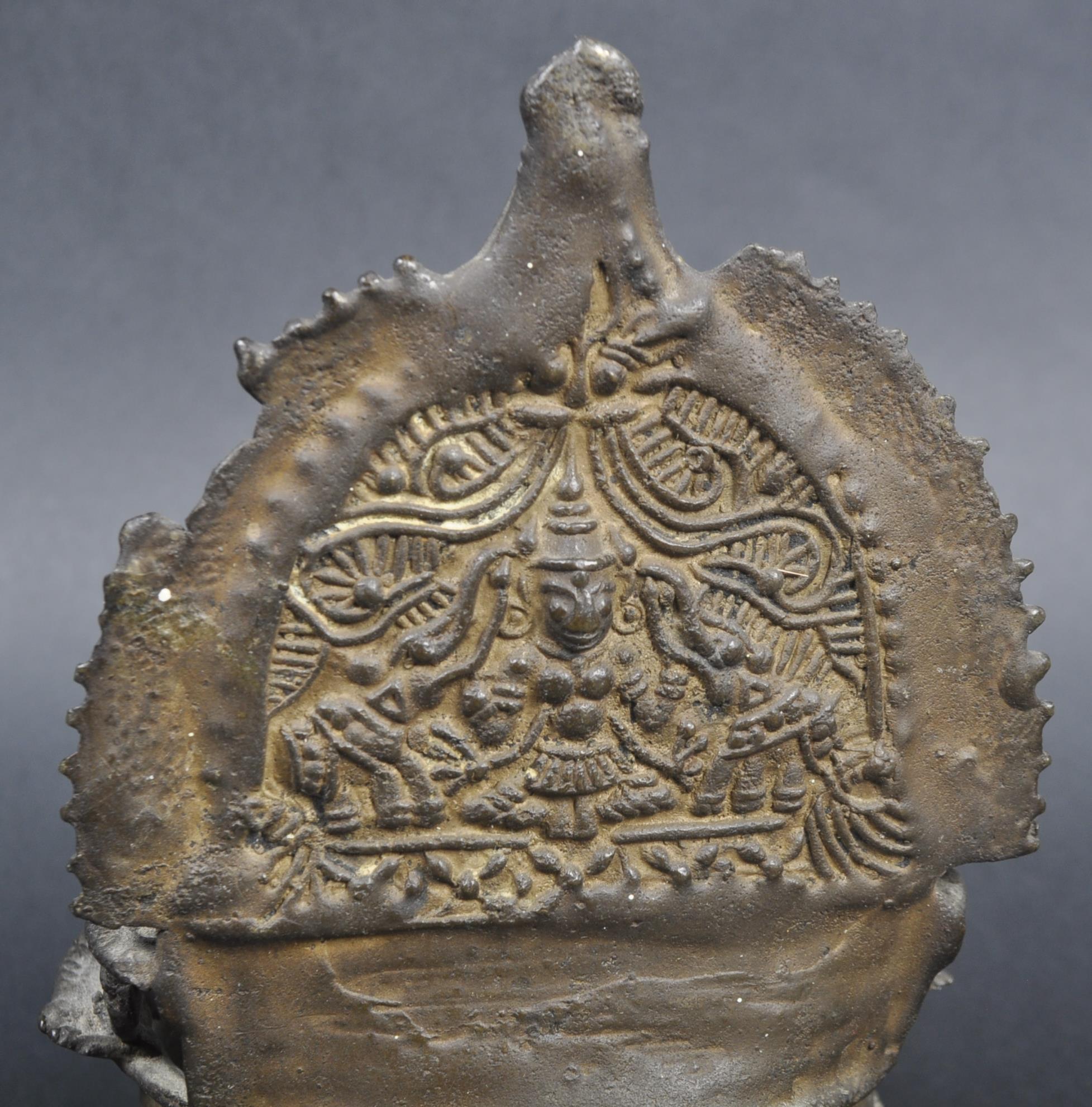 19TH CENTURY INDIAN HINDU BRONZE TEMPLE OIL LAMP - Image 7 of 8