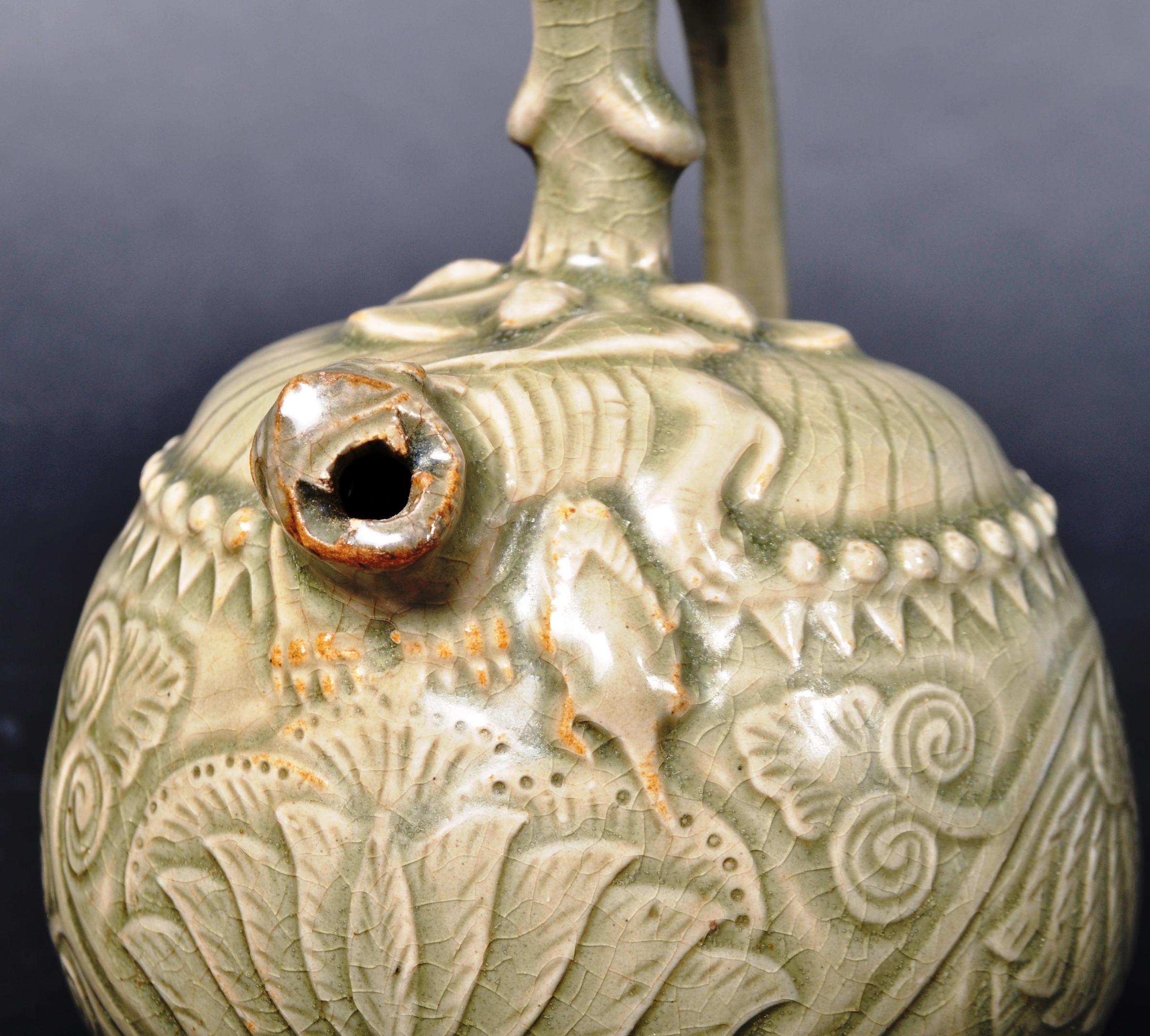 19TH CENTURY SONG DYNASTY STYLE CELADON TEAPOT - Image 5 of 6