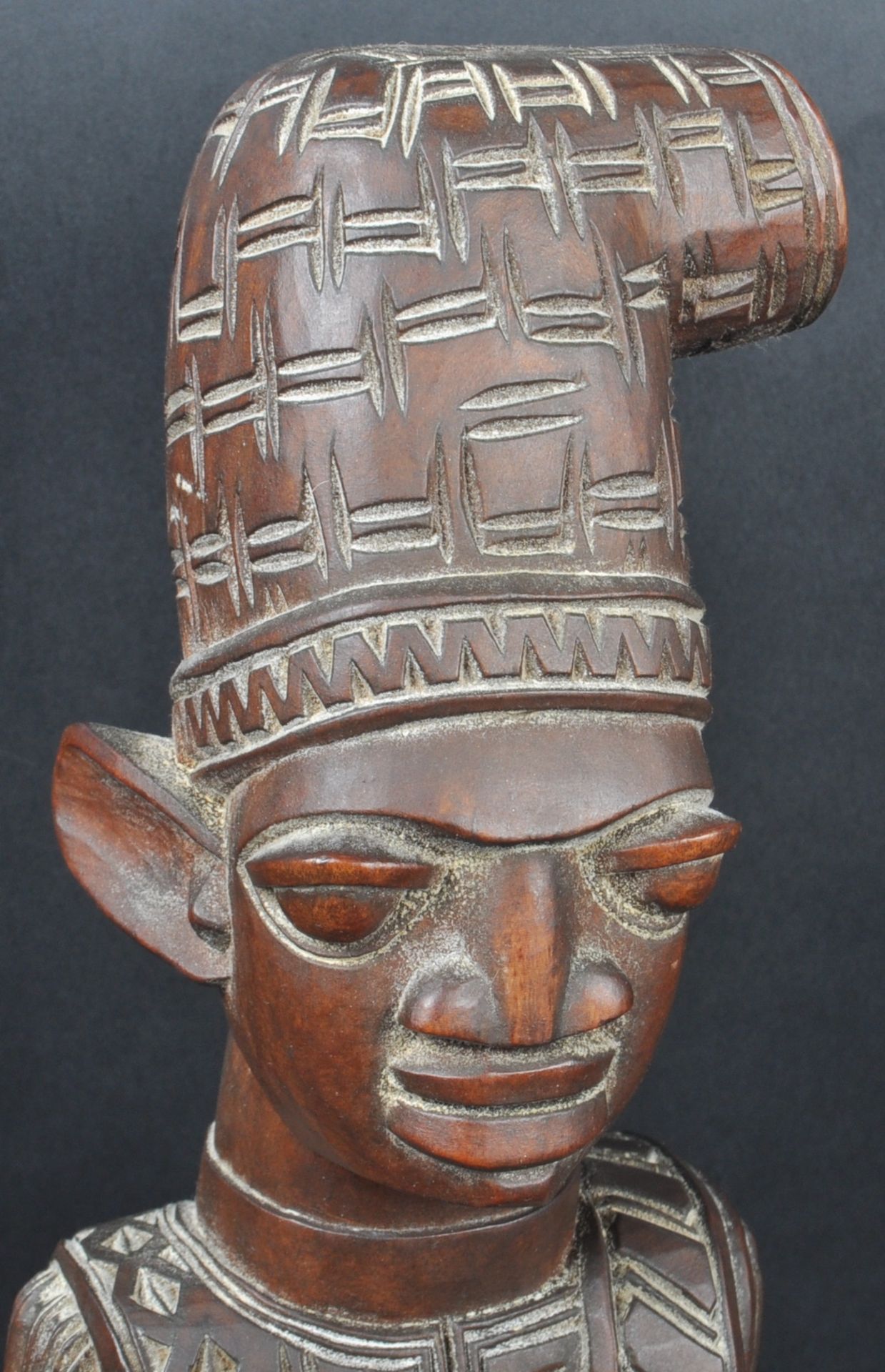 LAMIDI OLONADE FAKEYE - CARVED NIGERIAN TRIBAL FIGURE - Bild 7 aus 10