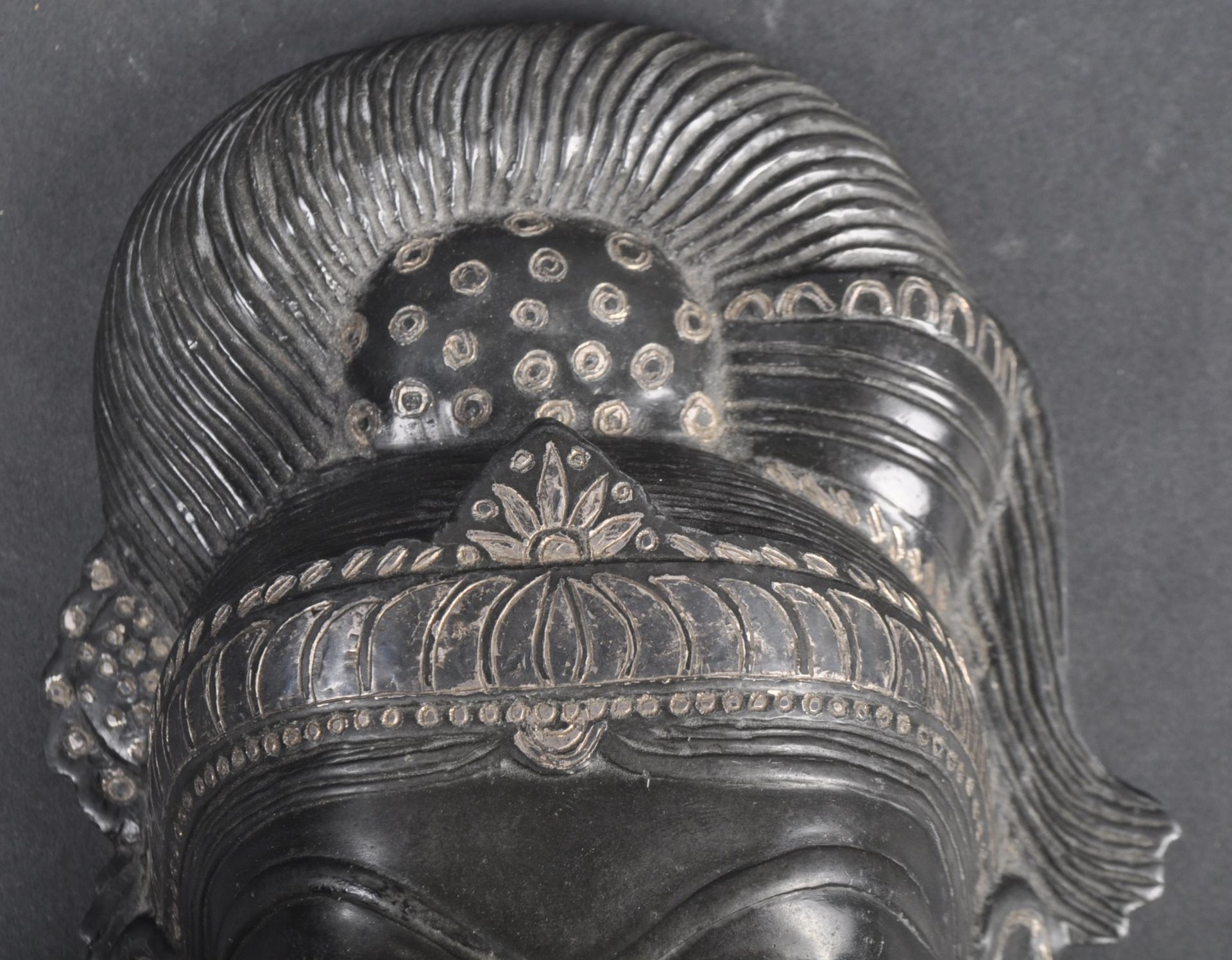 EARLY 20TH CENTURY CHINESE SINO-TIBETAN BRONZE MASK - Image 3 of 6