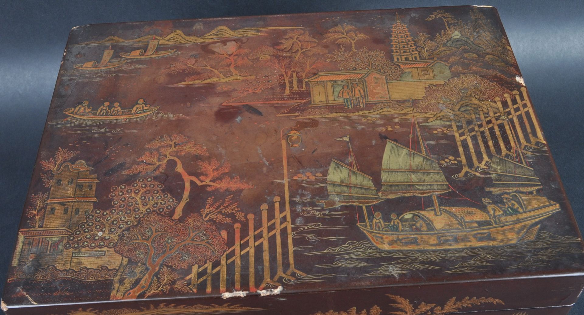 19TH CENTURY CHINESE CANTONESE BLACK LACQUER BOX - Image 3 of 9