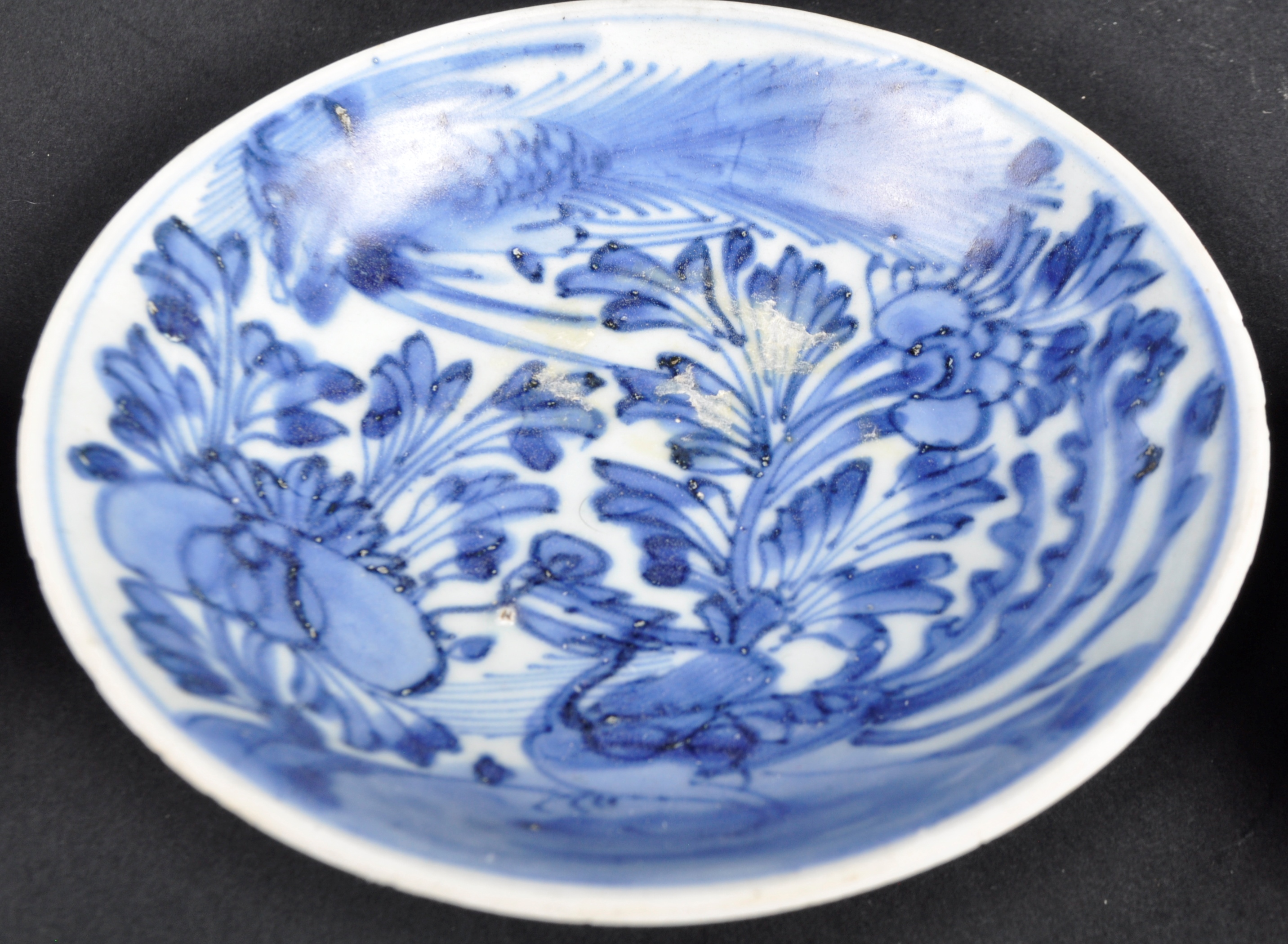 COLLECTION OF 17TH CENTURY CHINESE MING DYNASTY PORCELAIN - Image 4 of 8