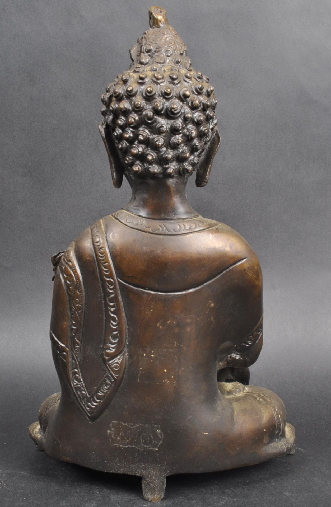 19TH CENTURY CHINESE BRONZE BUDDHA - Image 3 of 8