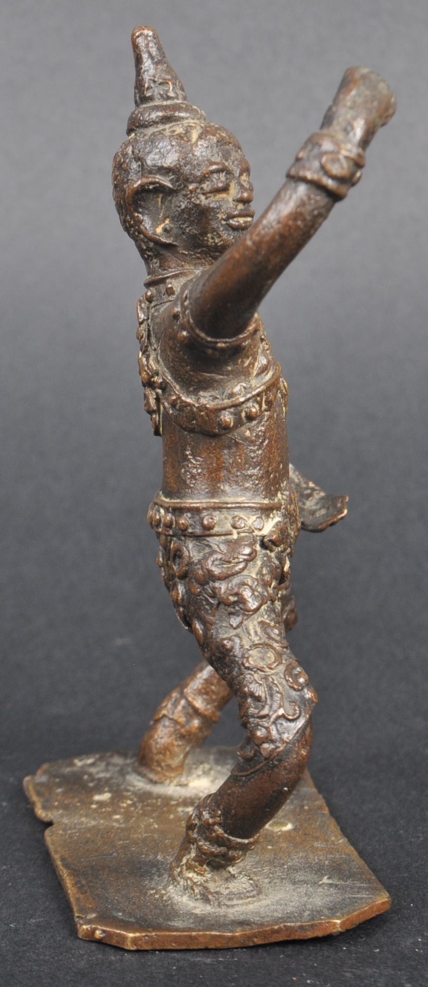 19TH CENTURY INDIAN HINDU BRONZE DEITY FIGURE - Image 6 of 8