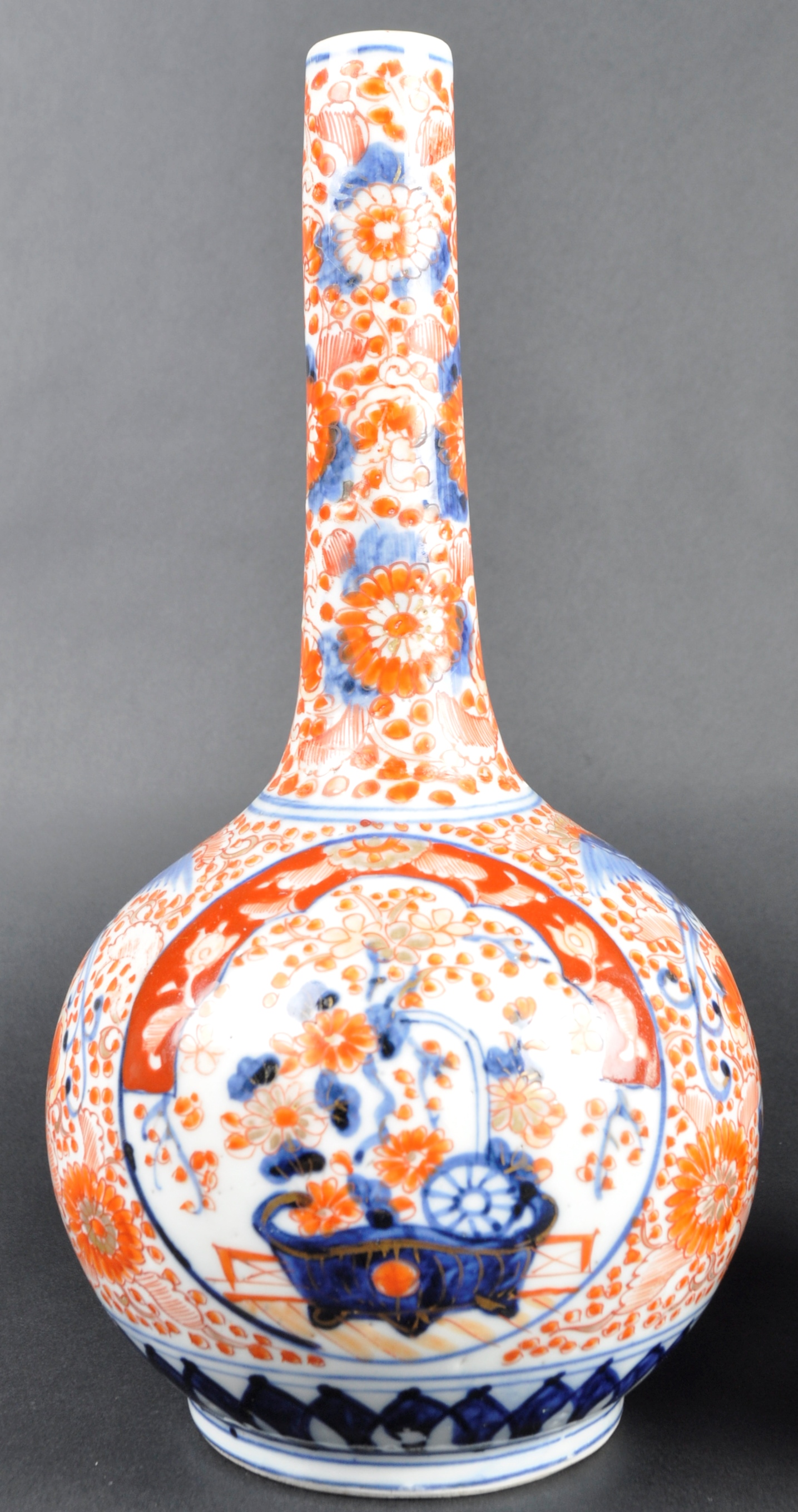 PAIR OF 19TH CENTURY JAPANESE MEIJI IMARI BOTTLE VASES - Image 2 of 8