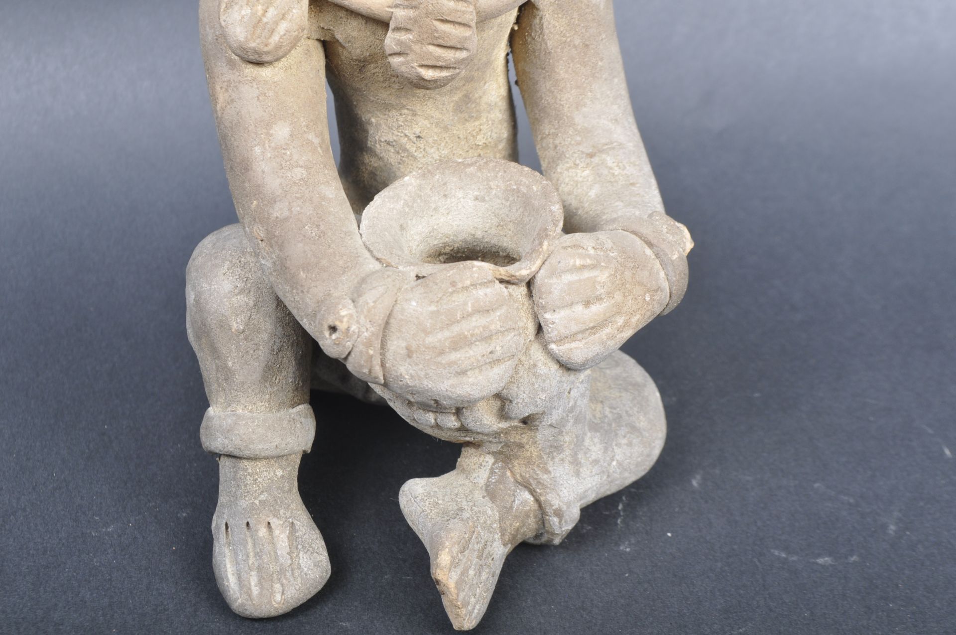 PRE COLUMBIAN AZTEC FIGURE WITH POT - Image 7 of 8