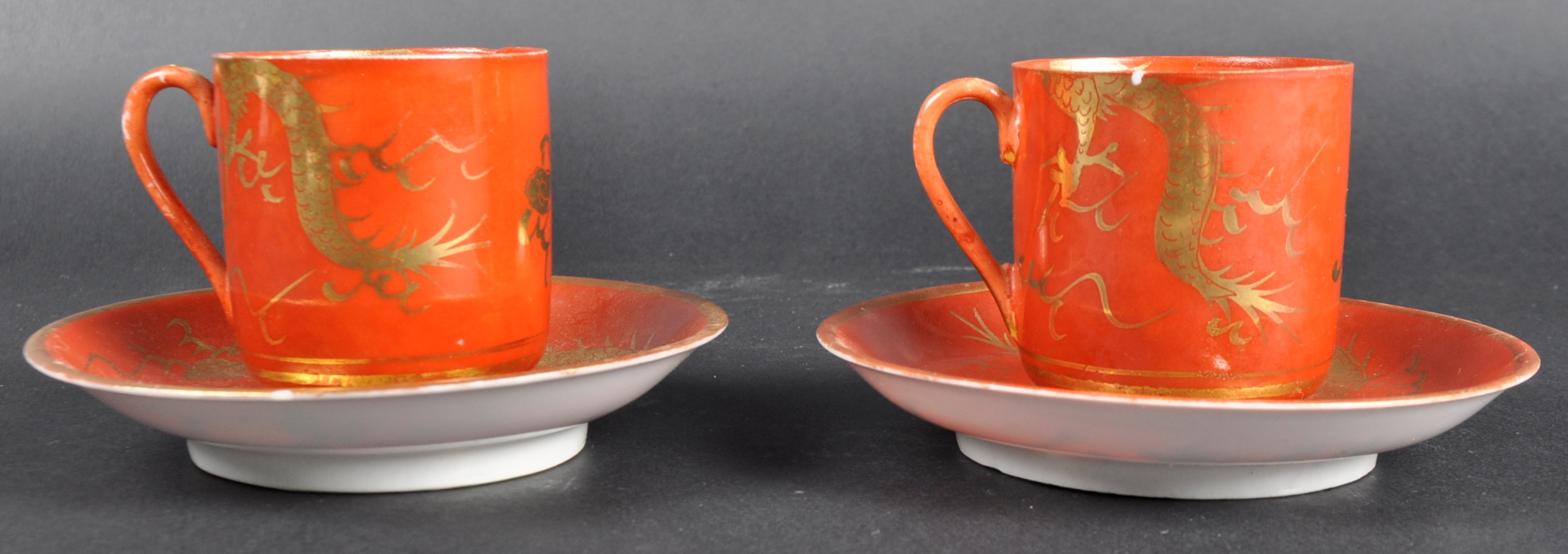 PAIR OF 19TH CENTURY CHINESE PORCELAIN TEA CUPS & SAUCERS