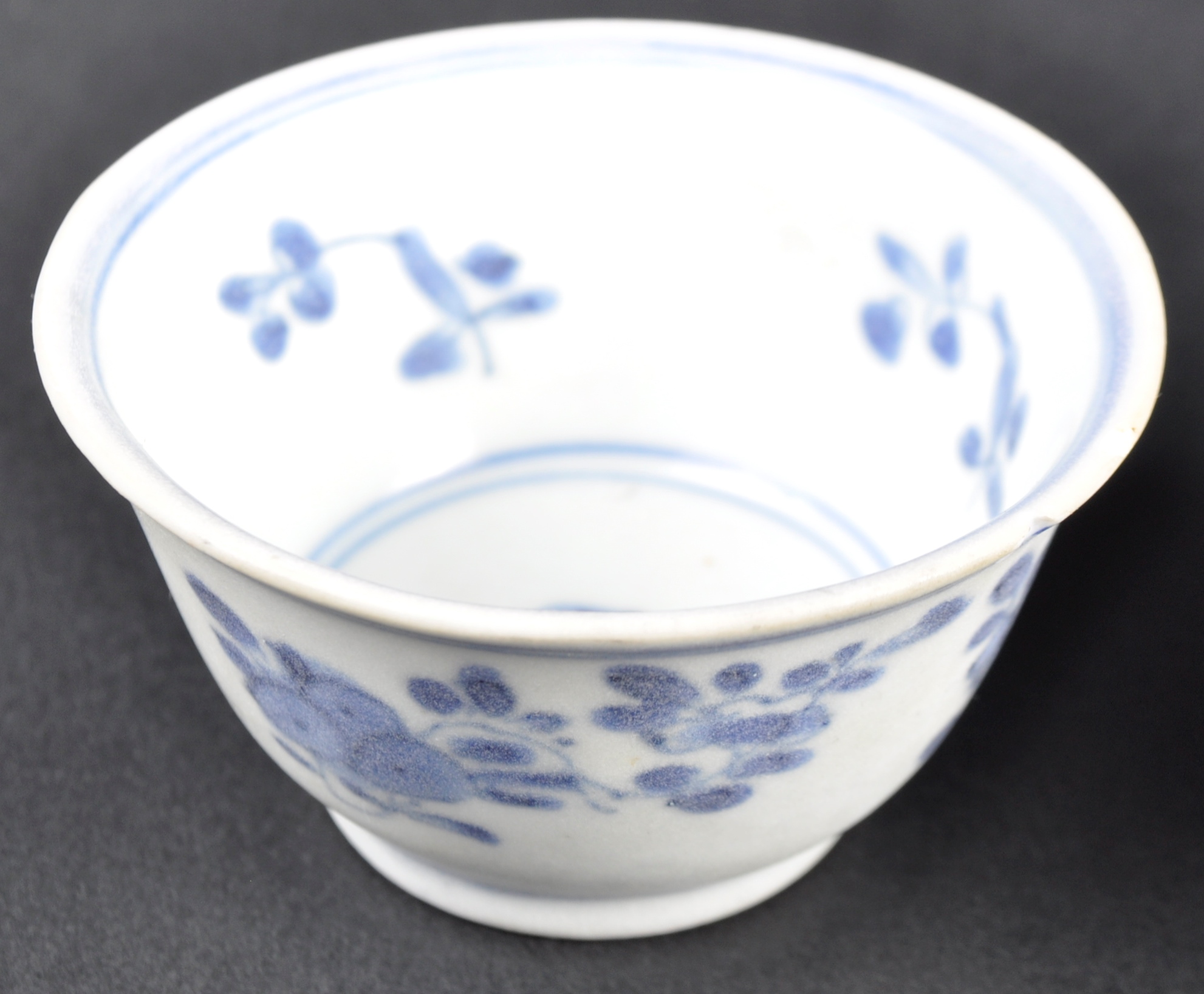 COLLECTION OF 17TH CENTURY CHINESE MING DYNASTY PORCELAIN - Image 3 of 8