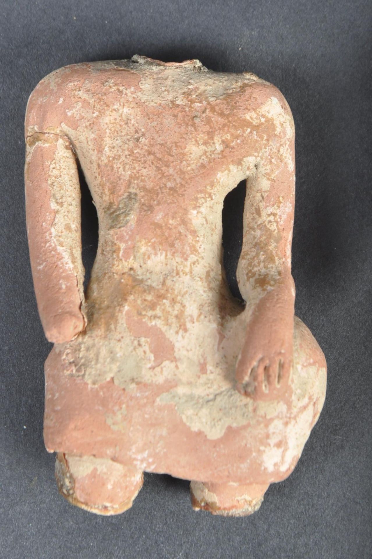 TWO ANCIENT INDUS VALLEY TERRACOTTA FERTILITY FIGURES - Bild 2 aus 6