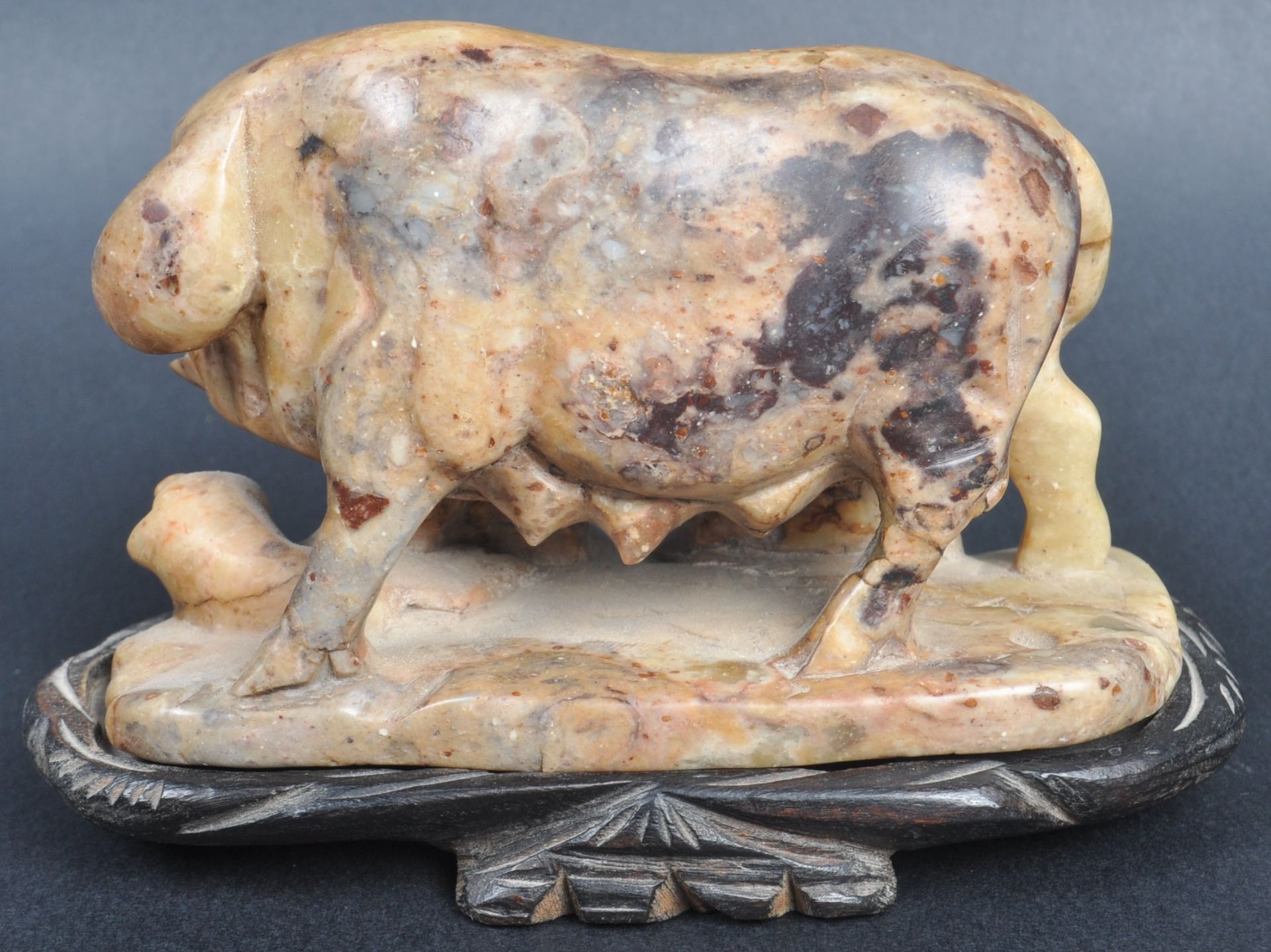 19TH CENTURY CHINESE HAND CARVED SOAPSTONE SOW - Image 4 of 7