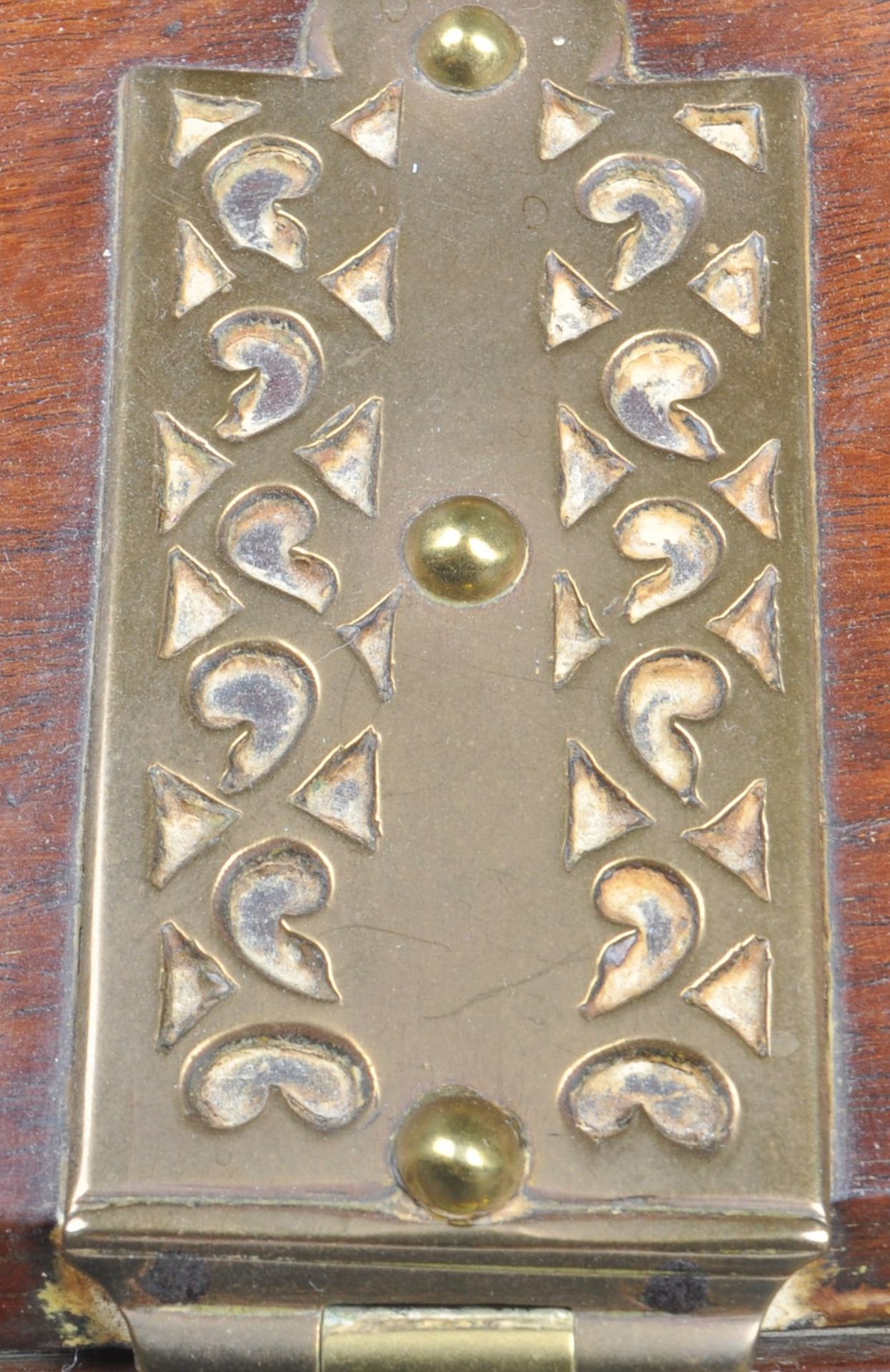 19TH CENTURY INDIAN KERALA BRASS MOUNTED BOX - Image 4 of 8