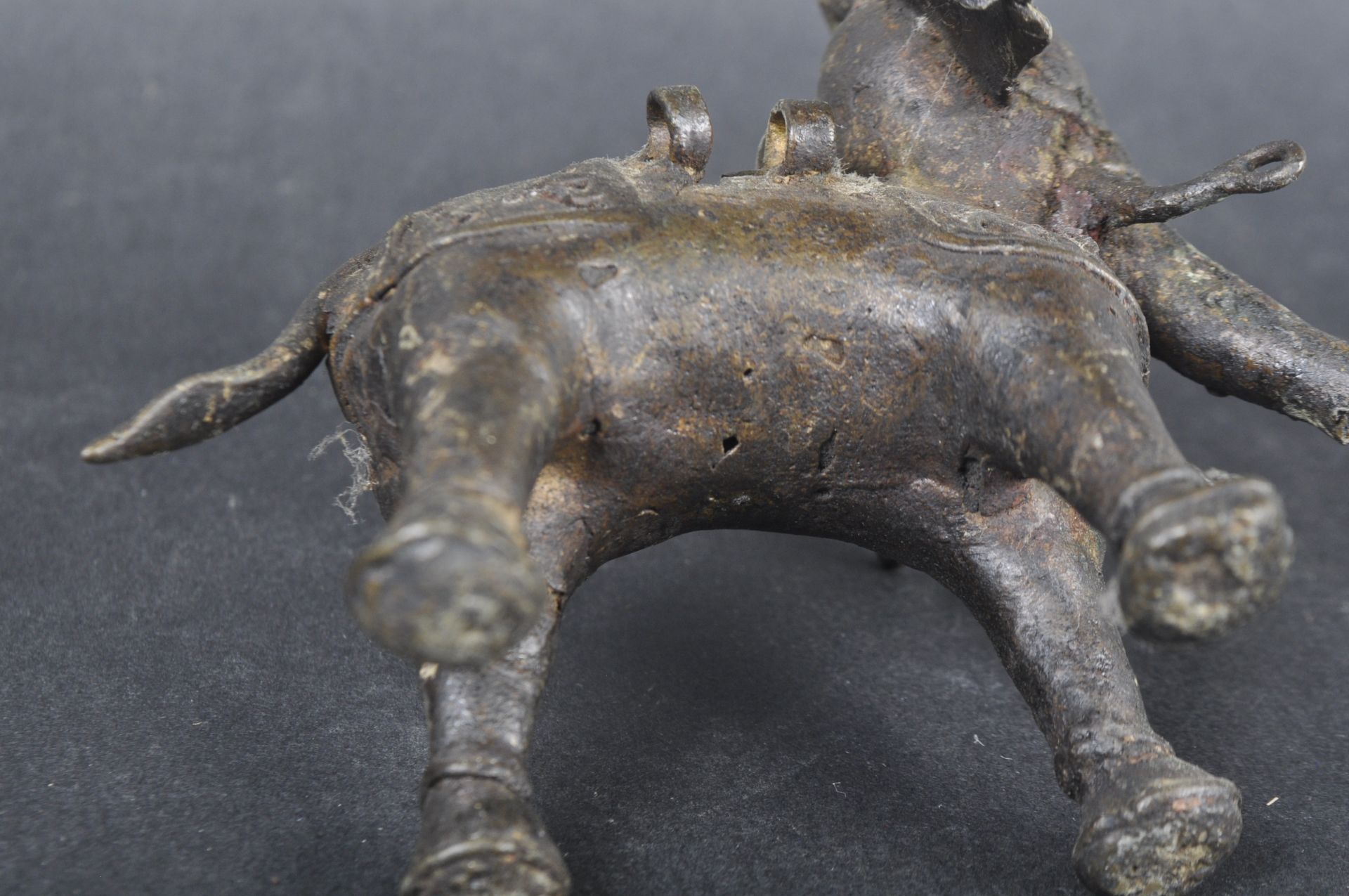 19TH CENTURY INDIAN DHOKRA LOST WAX BRONZE ELEPHANT - Image 8 of 10