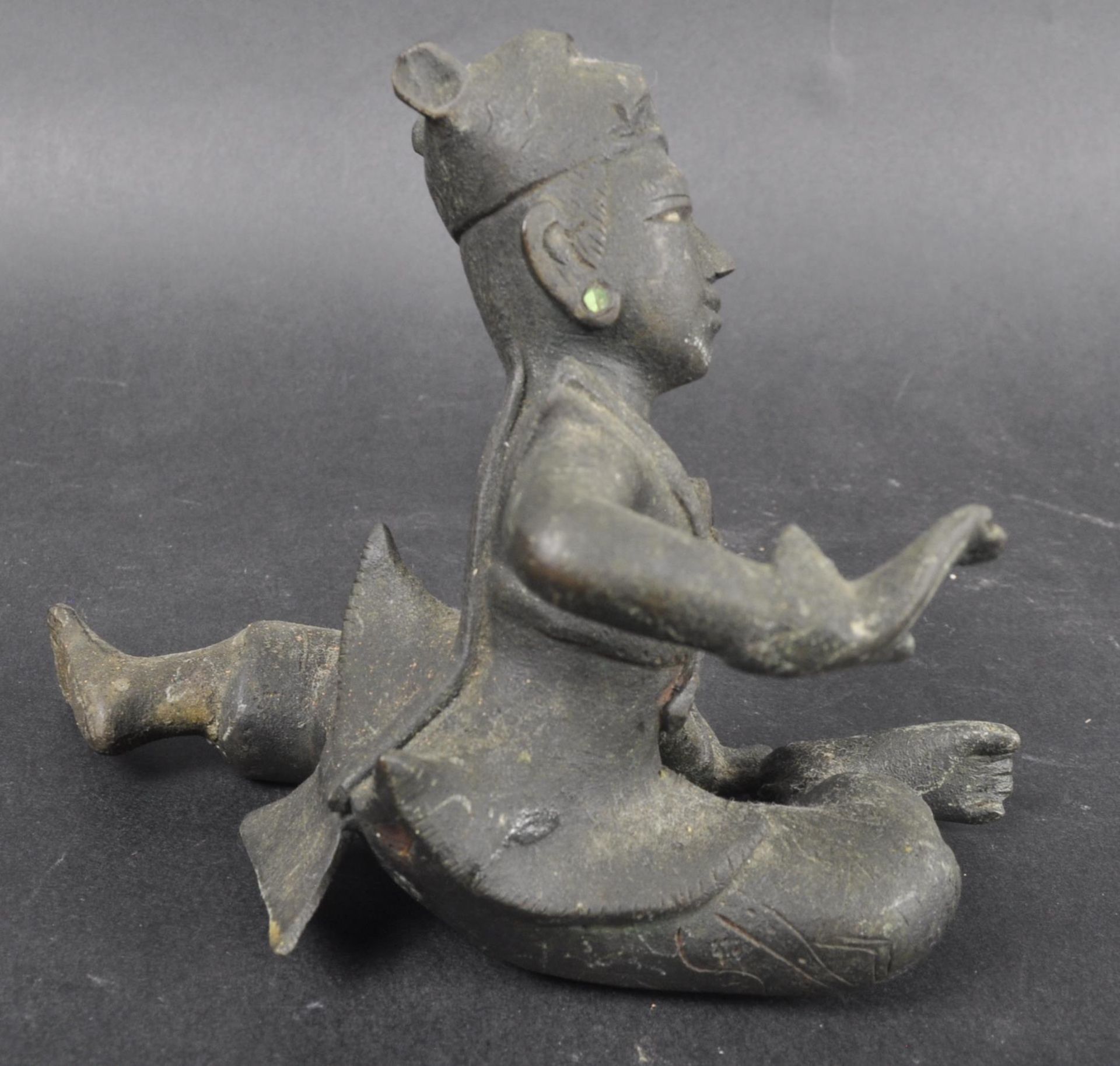 EARLY 20TH CENTURY INDIAN BRONZE FIGURINE - Image 2 of 8