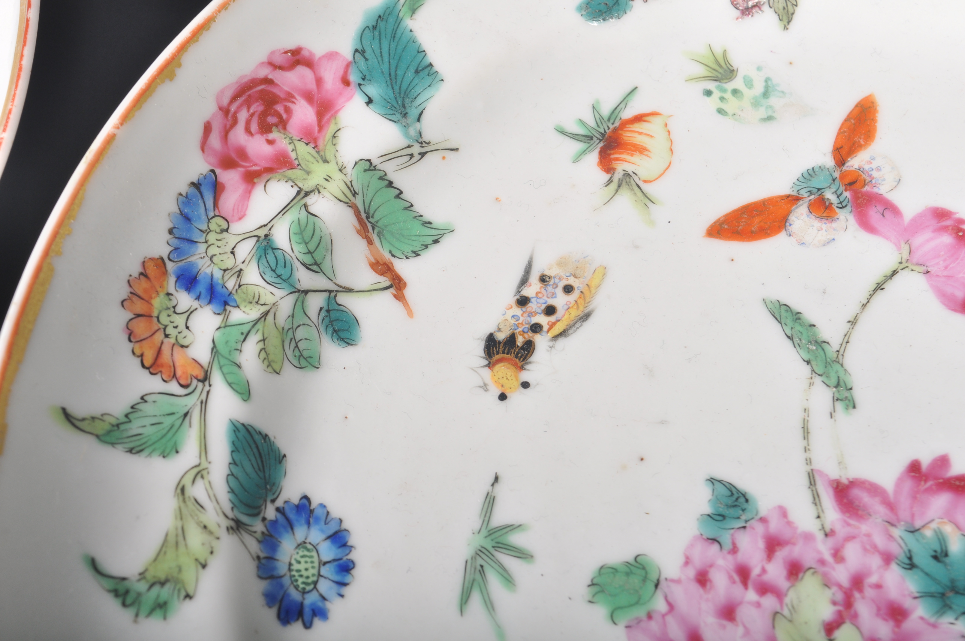PAIR OF 18TH CENTURY FAMILLE ROSE QING DYNASTY CHINESE PLATES - Image 8 of 10