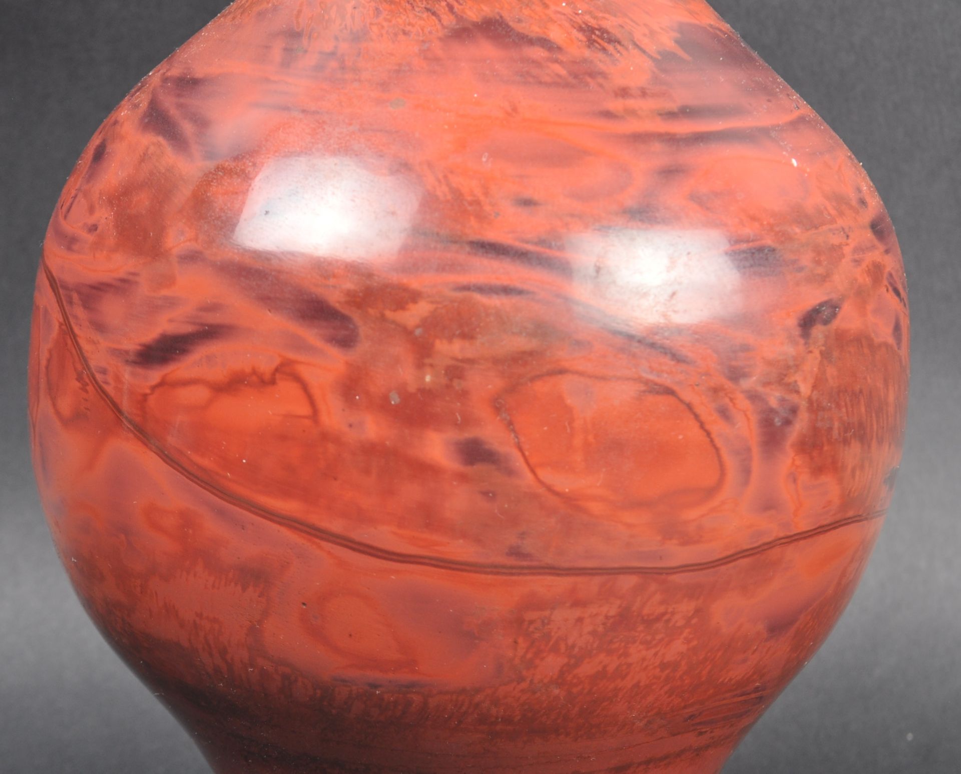 EARLY 20TH CENTURY CHINESE GLASS VASE - Image 5 of 6