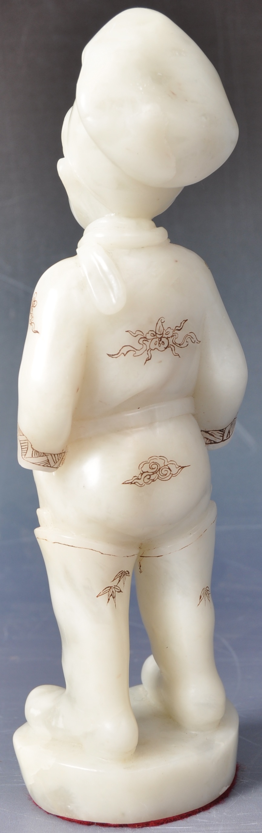 EARLY 20TH CENTURY CHINESE HARDSTONE BOY FIGURINE - Image 7 of 8