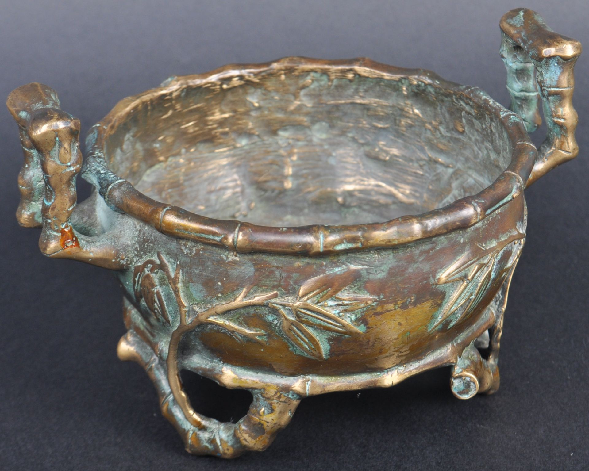 20TH CENTURY CHINESE ARCHAIC BRONZE CENSER - Image 2 of 6