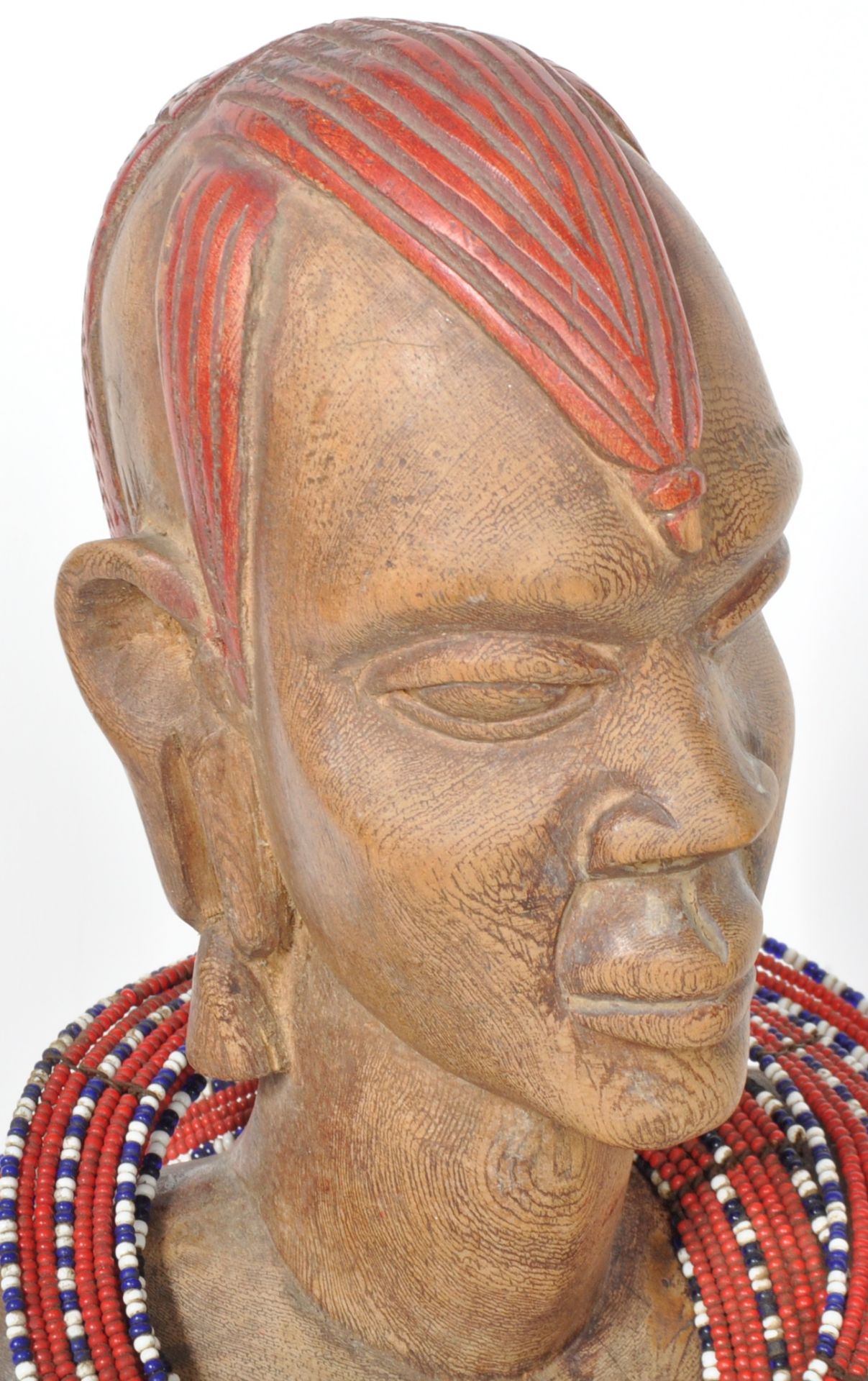 LARGE AFRICAN FIGURE WITH MAASAI BEAD NECKLACES - Image 3 of 7