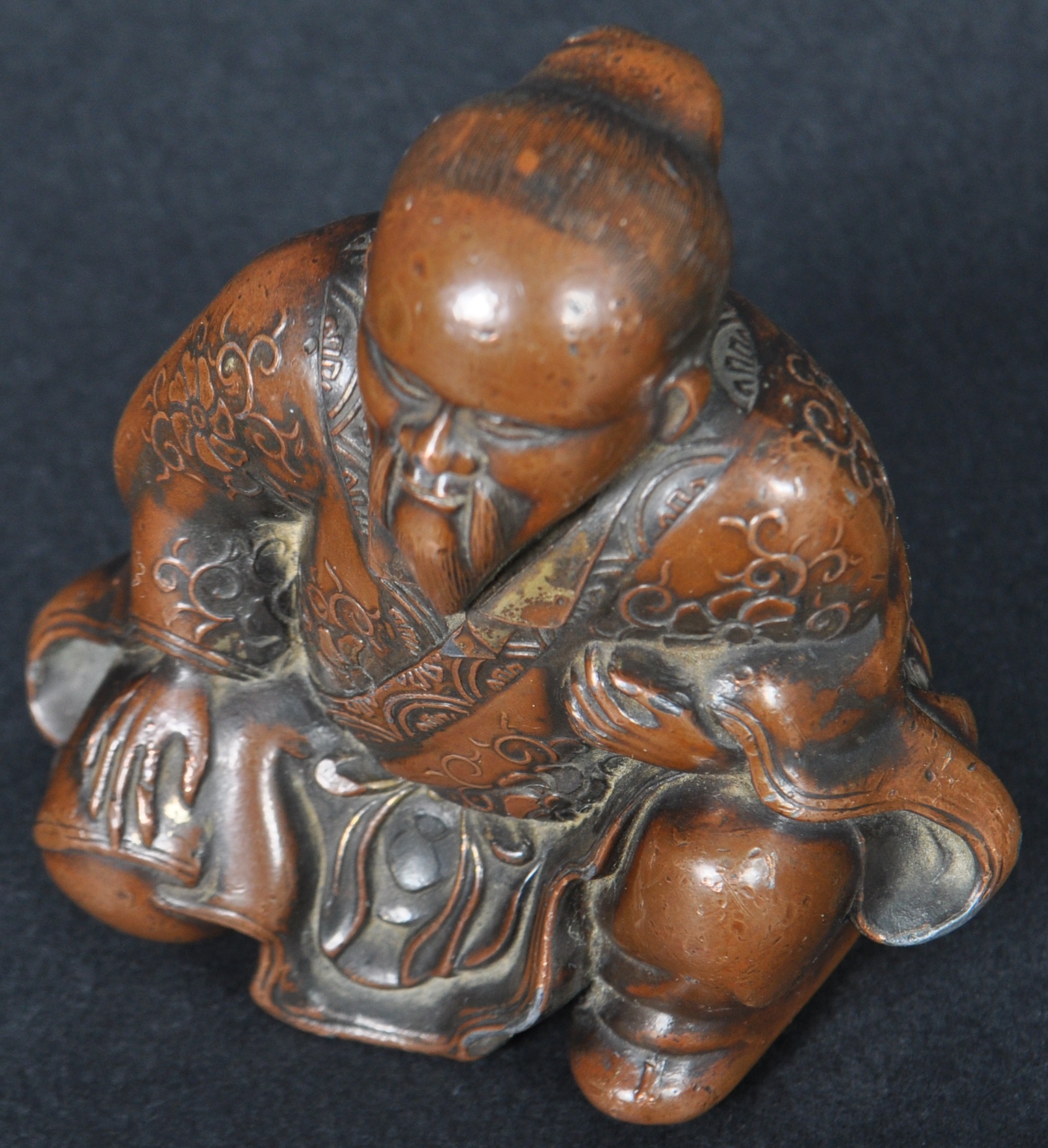 19TH CENTURY CHINESE FIGURINE OF AN IMMORTAL - Image 2 of 6