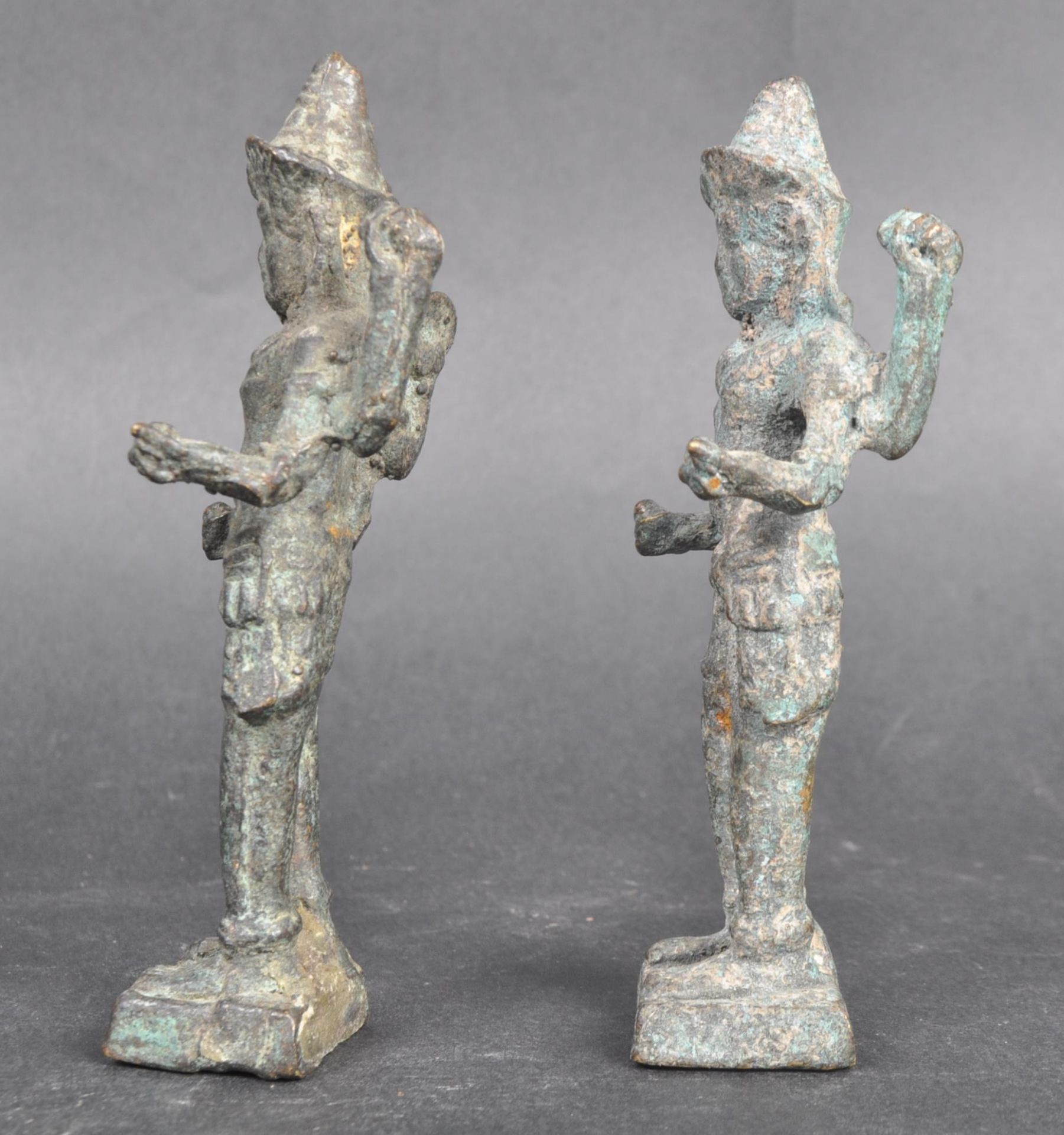 PAIR OF 18TH CENTURY INDIAN BRONZE FIGURINES - Image 4 of 8