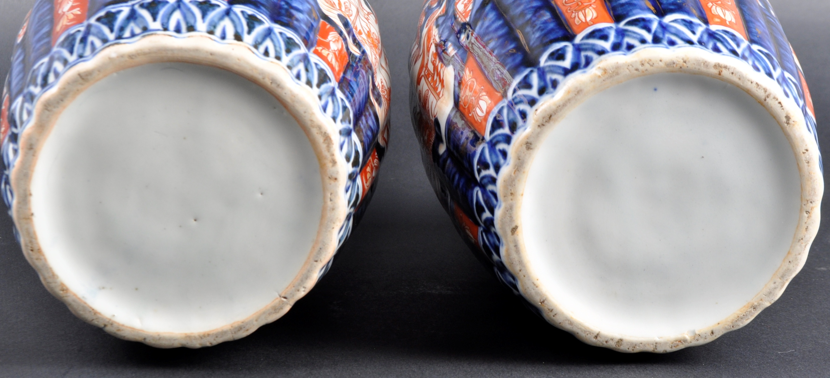 PAIR OF 19TH CENTURY JAPANESE MEIJI IMARI FLUTED VASES - Image 10 of 10