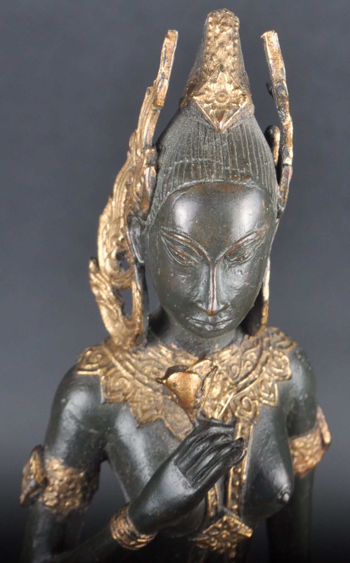 EARLY 20TH CENTURY GILDED BRONZE TEMPLE FIGURINE - Image 5 of 6