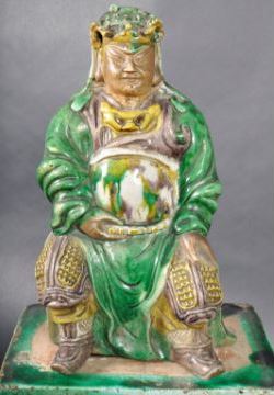 16TH CENTURY MING DYNASTY CHINESE SANCAI GLAZED GUANDI FIGURE & STAND - Image 2 of 11