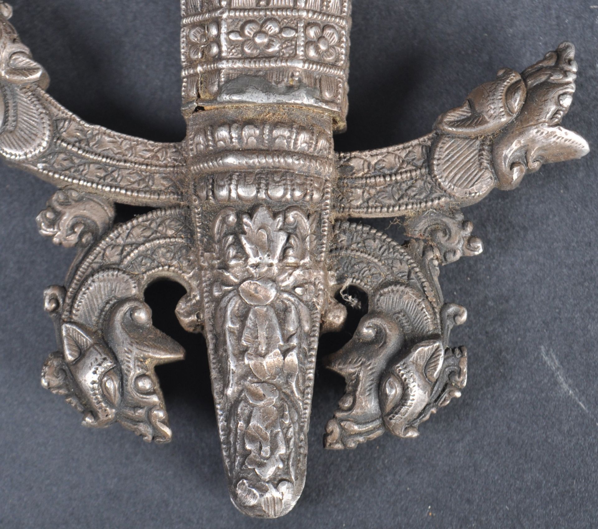 18TH CENTURY SINHALESE KASTANE SWORD HILT - Bild 6 aus 8