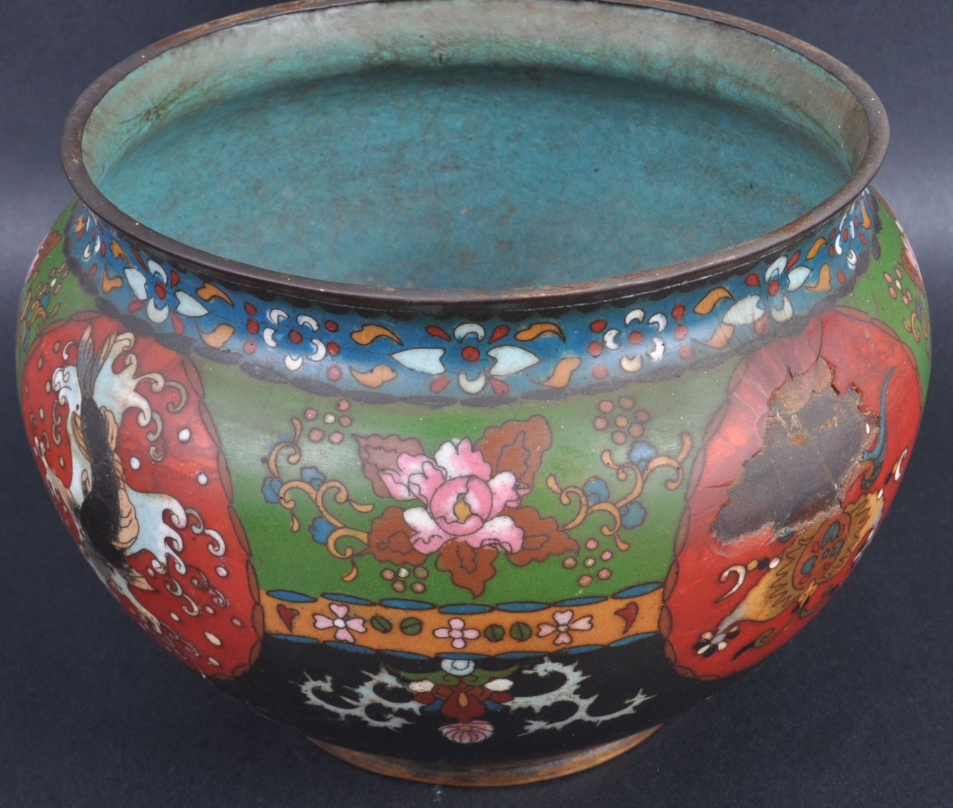 19TH CENTURY CHINESE CLOISONNE BOWL / JARDINIERE - Image 2 of 8