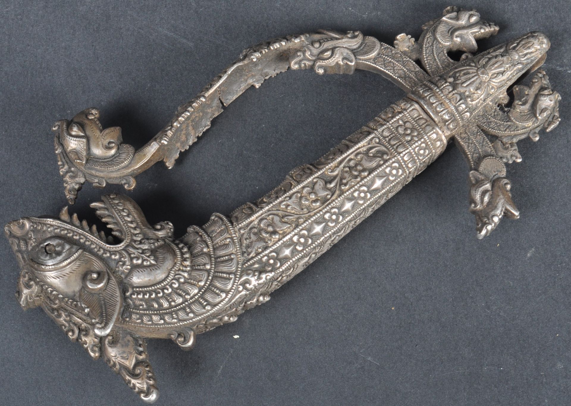 18TH CENTURY SINHALESE KASTANE SWORD HILT - Bild 2 aus 8