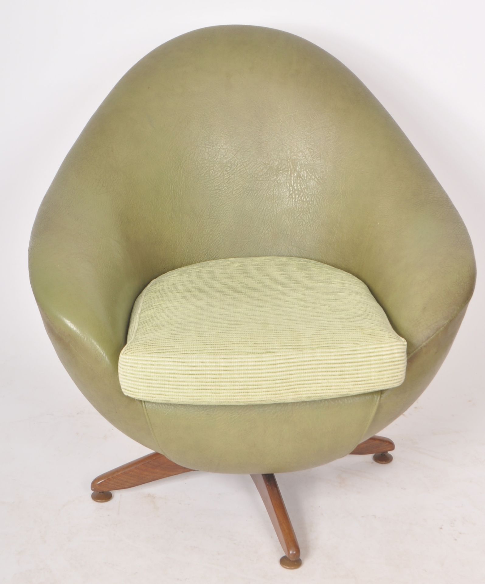 RETRO MID CENTURY FAUX GREEN LEATHER SWIVEL EGG CHAIR - Image 2 of 6