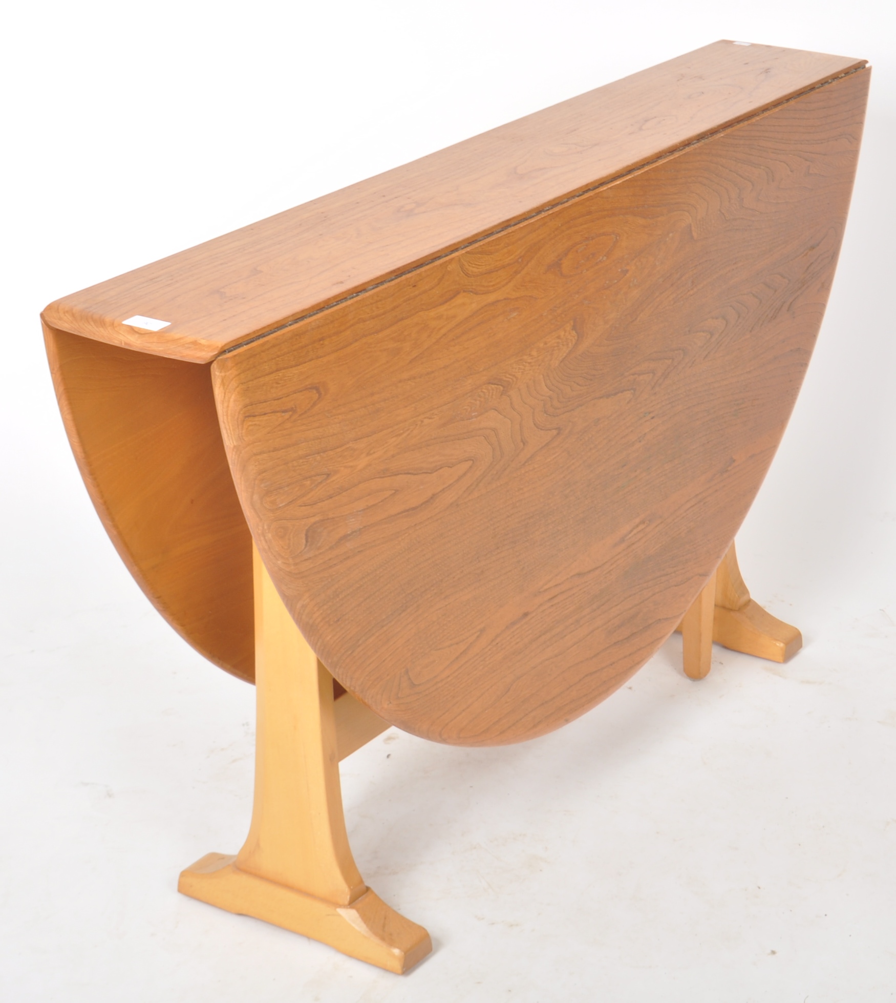 LUCIAN ERCOLANI MODEL 610 WINDSOR BEECH AND ELM TABLE - Image 2 of 9