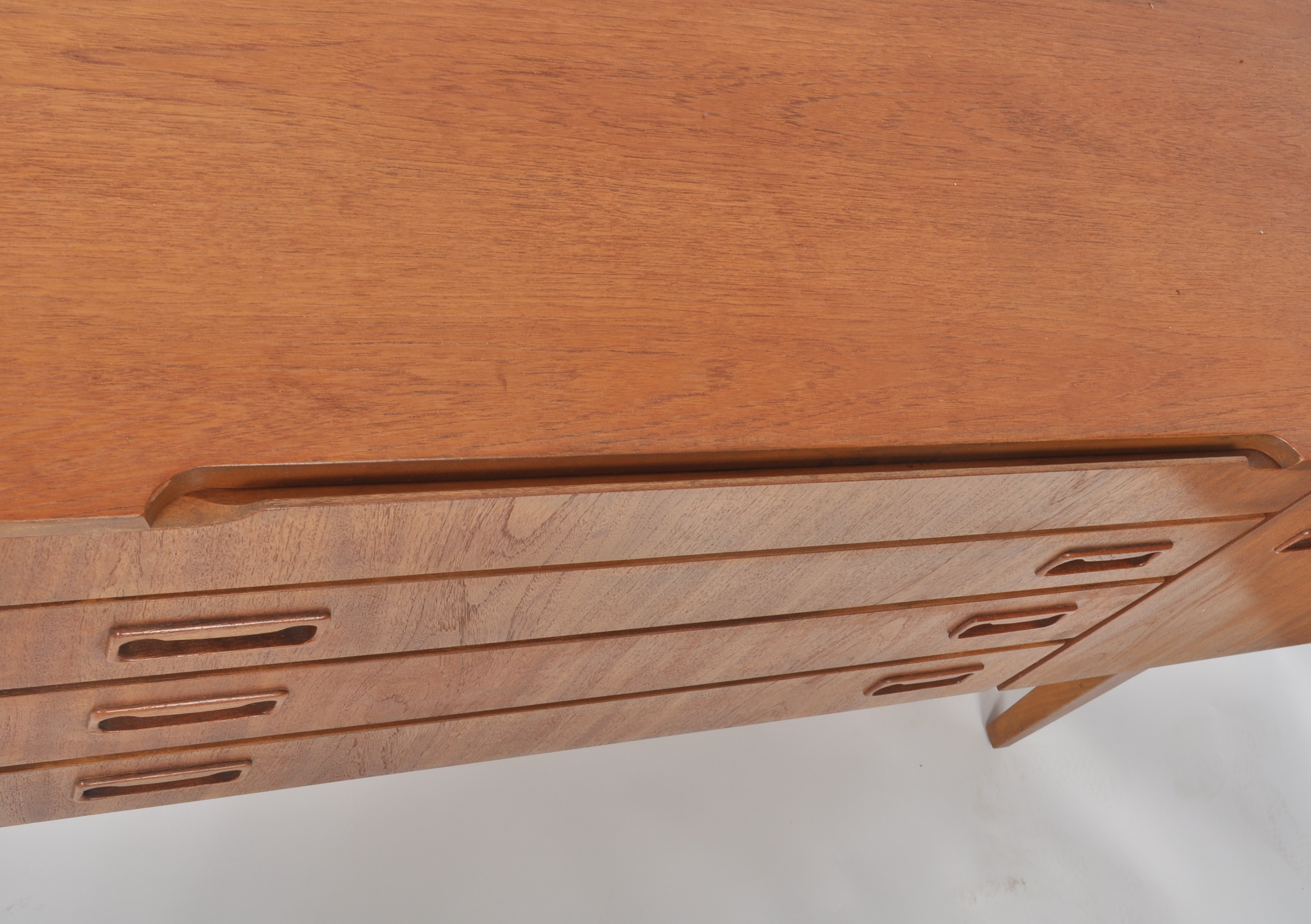 BEAUTILITY - RETRO 1970s TEAK SIDEBOARD CREDENZA - Image 5 of 10