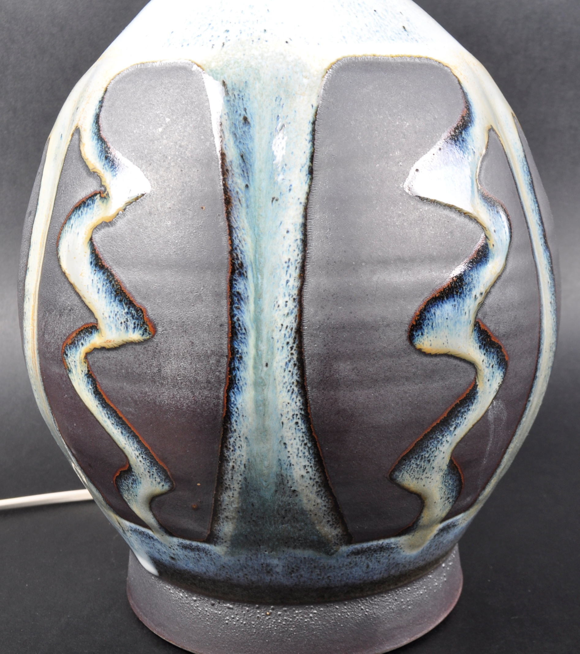 DAVID EELES - SHEPHERDS WELL POTTERY - LARGE TABLE LAMP - Image 4 of 6